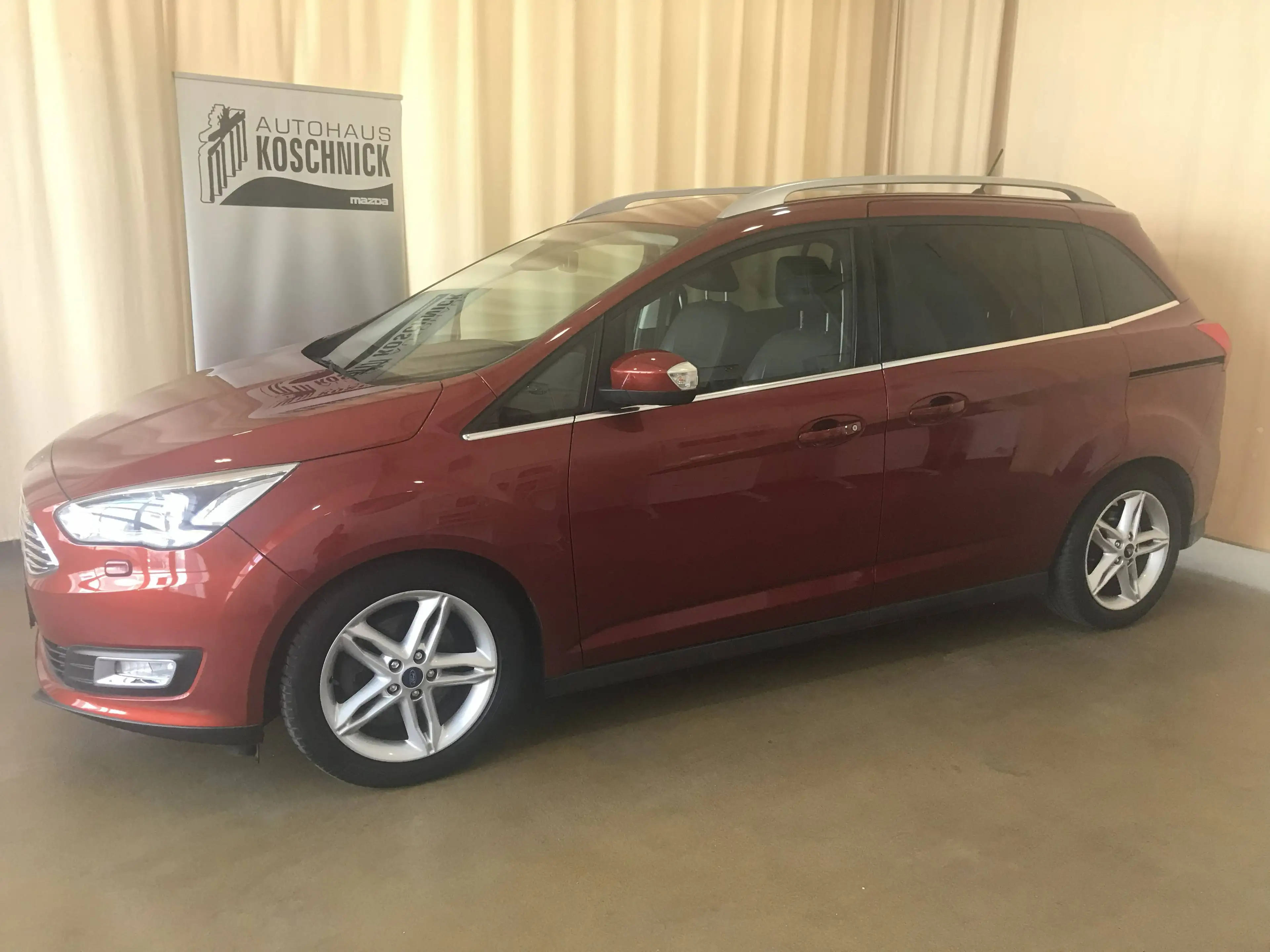 Ford Grand C-Max Titanium — photo 3