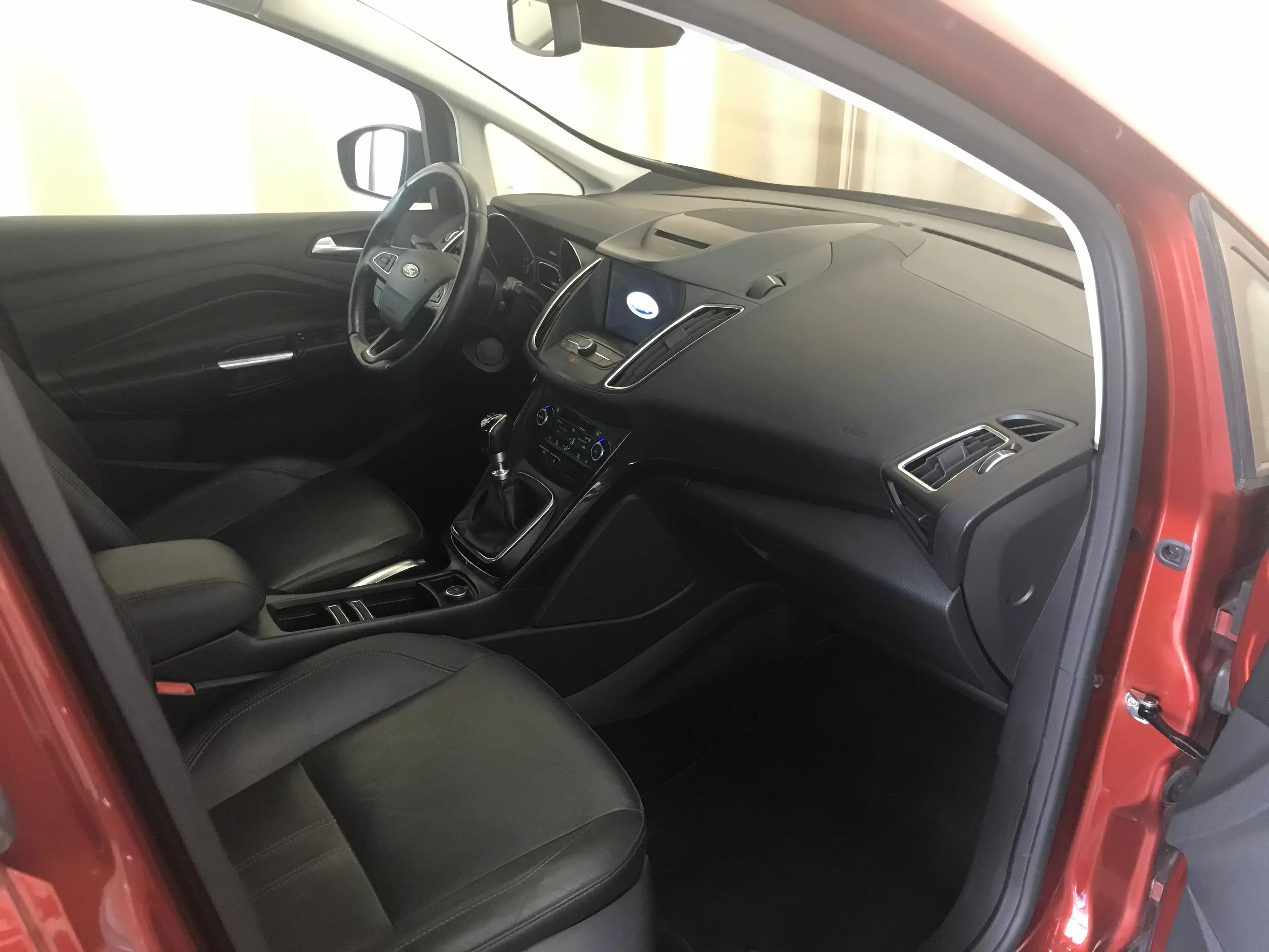 Ford Grand C-Max Titanium — photo 10
