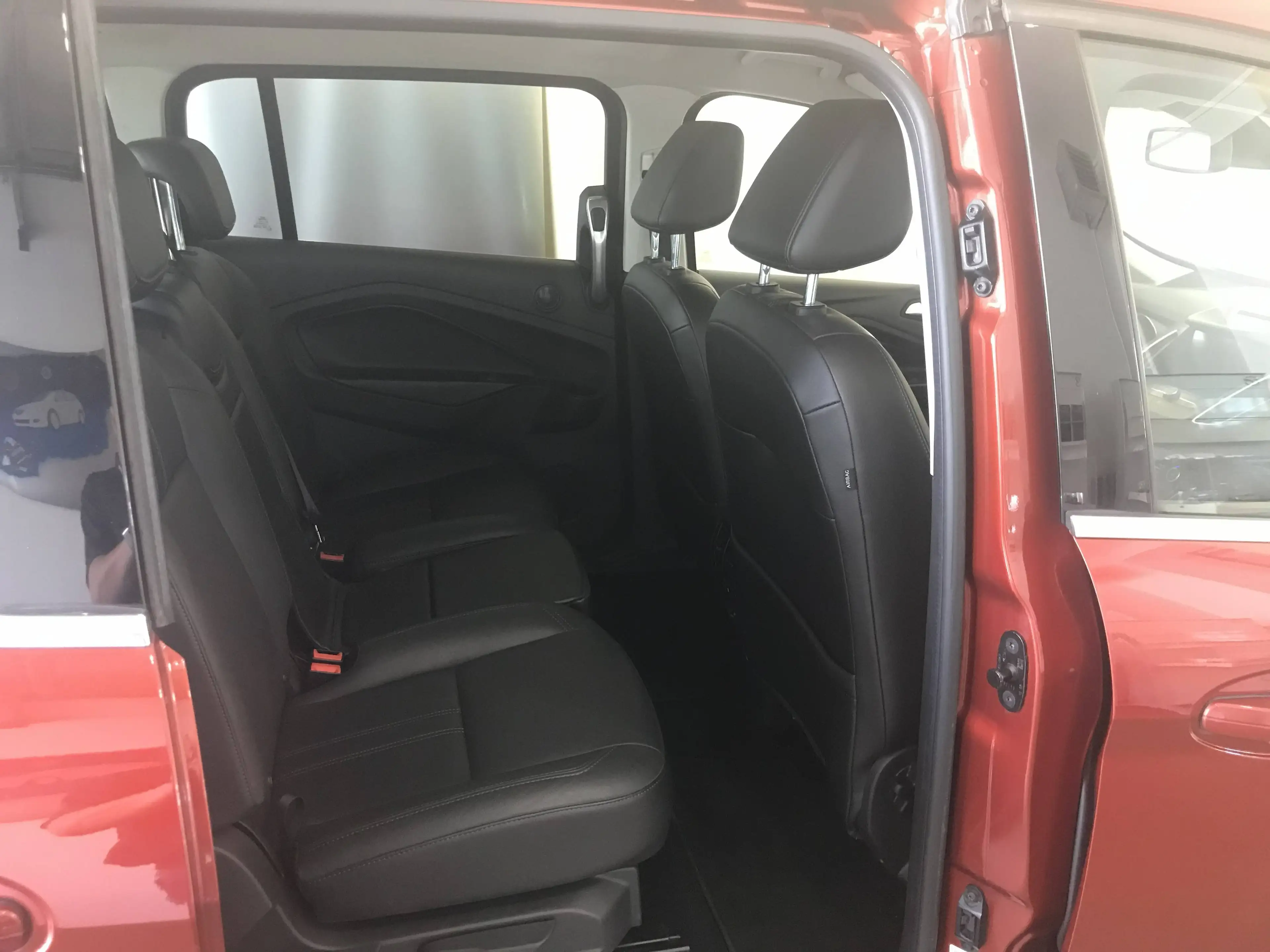 Ford Grand C-Max Titanium — photo 8