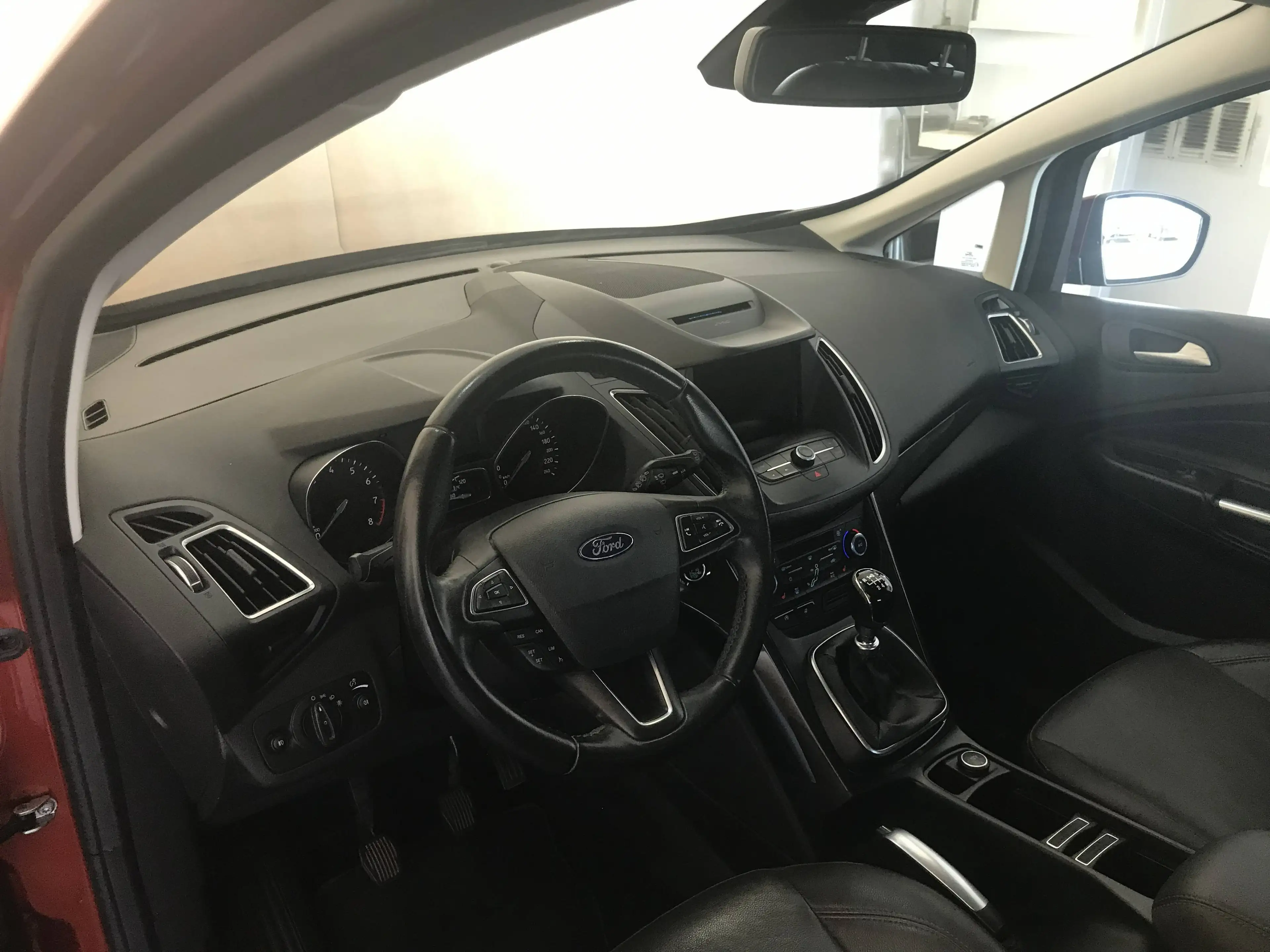 Ford Grand C-Max Titanium — photo 14