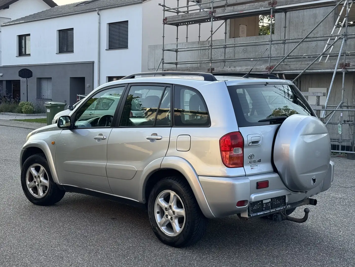 Toyota RAV 4 2.0 4x4 Allrad, Klima, AHK, TÜV 10.25 Silber - 2