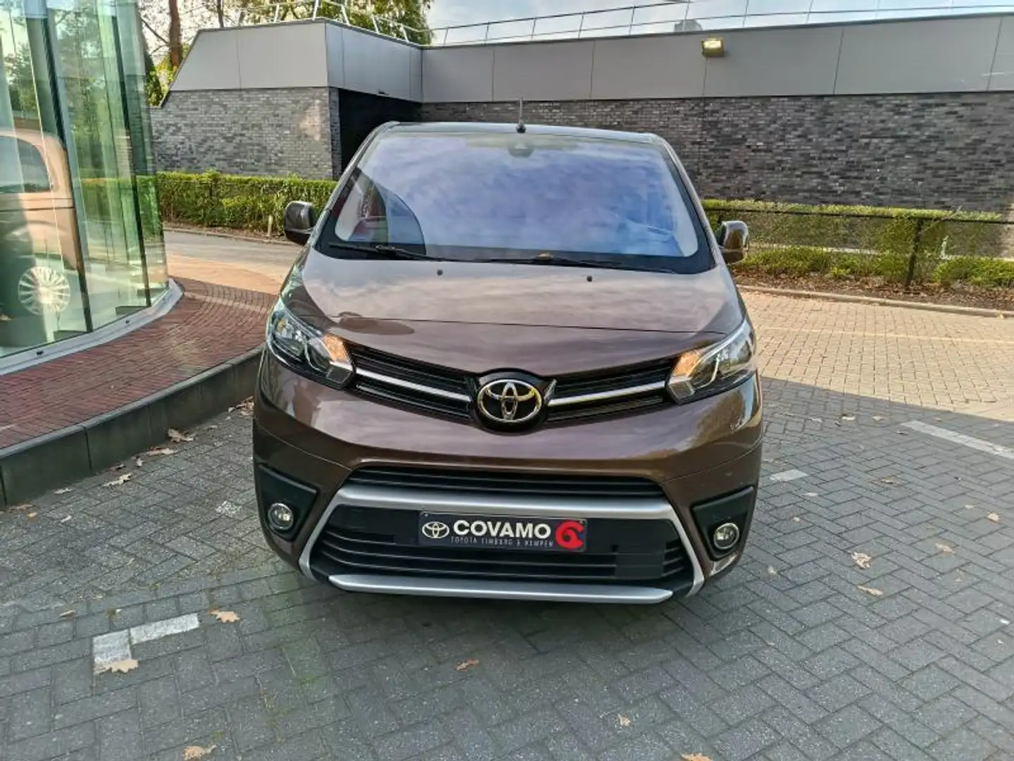 Toyota Verso MPV Bruin - 2