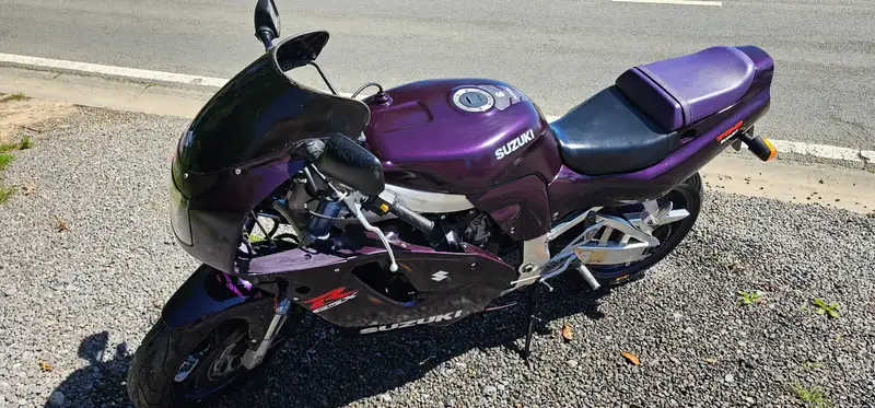 Suzuki GSX-R 750 - foto 5