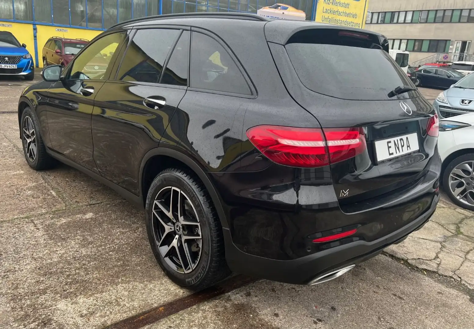 Mercedes-Benz GLC 220 d 4MATIC AMG|PANO|LED|BURM|HEAD-UP|NIGHT Schwarz - 2