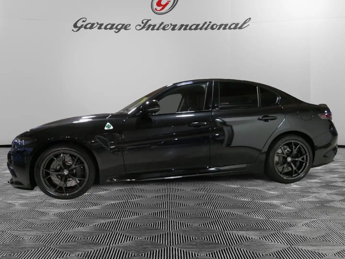 Alfa Romeo Giulia 2.9 V6 Bi-Turbo AT8 Quadrifoglio Zwart - 1