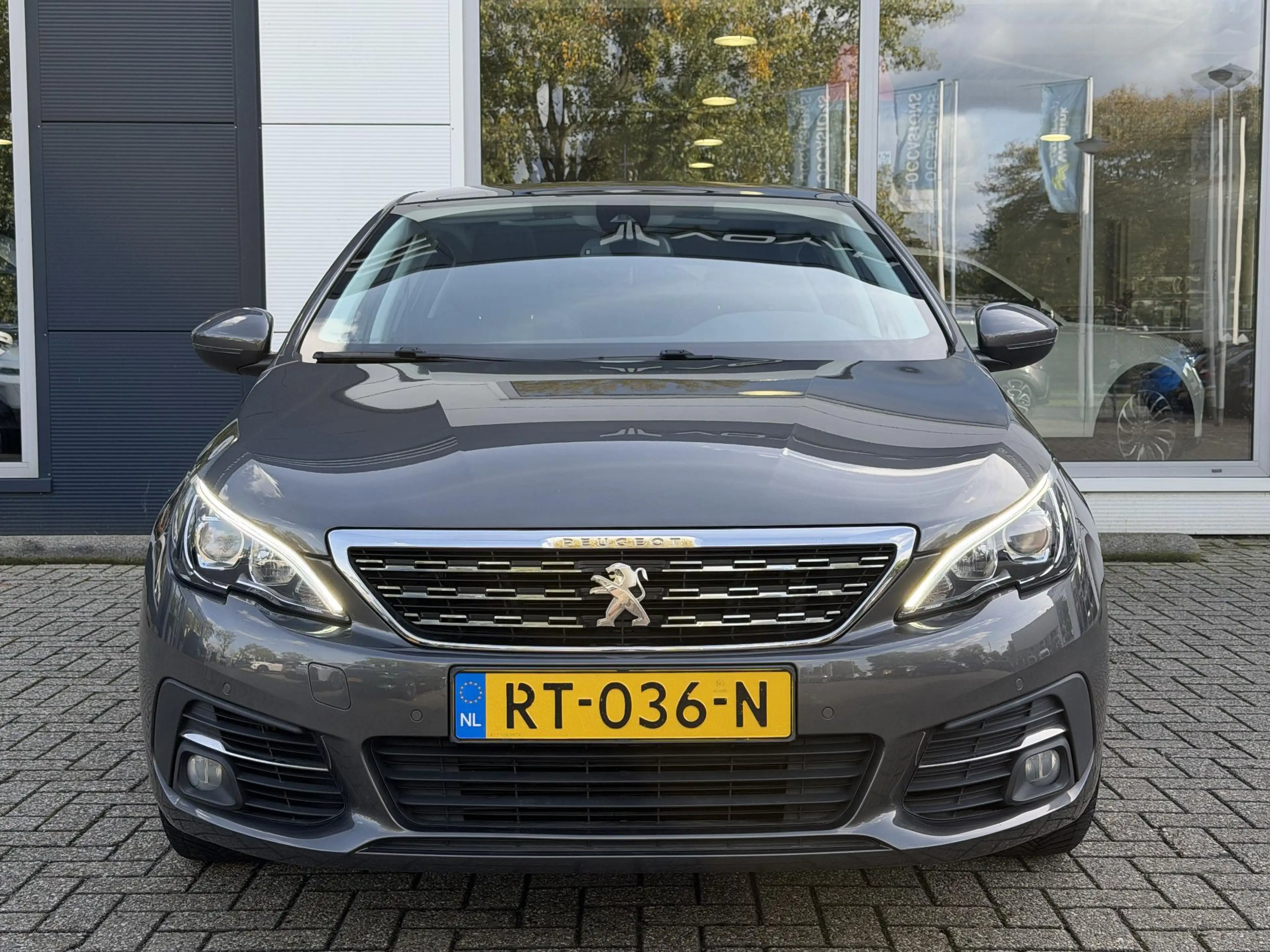 Peugeot 308 1.2 Allure 130pk AUTOMAAT | Trekhaak | Navigatie | — photo 2