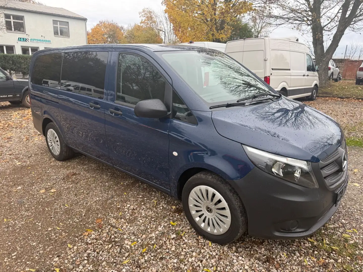 Mercedes-Benz Vito Tourer 114CDI Pro lang AUT.9SITZE NAVI TEMP Blau - 1