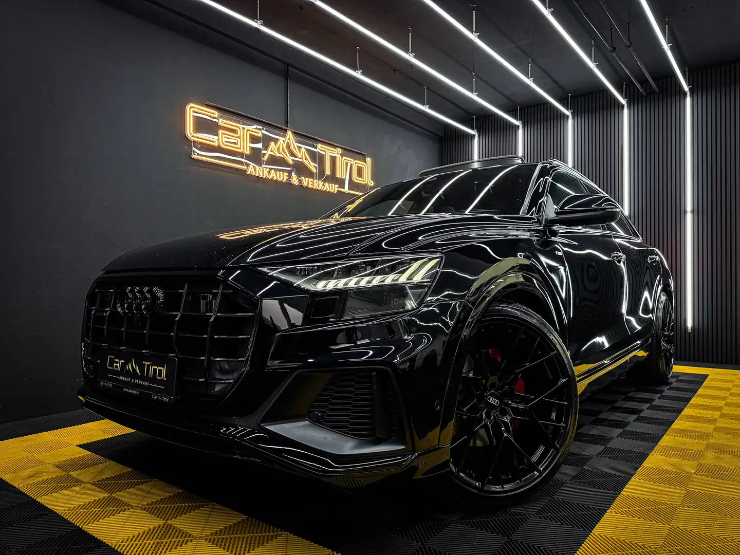 Audi Q8 50 TDI quattro |23 ZOLL | ALLRADLENKUNG | HEAD UP | 360GRAD KAMERA| PANORAMA | SITZMASSAGE | SITZBELÜFTUNG | ALLBLACK Schwarz - 1