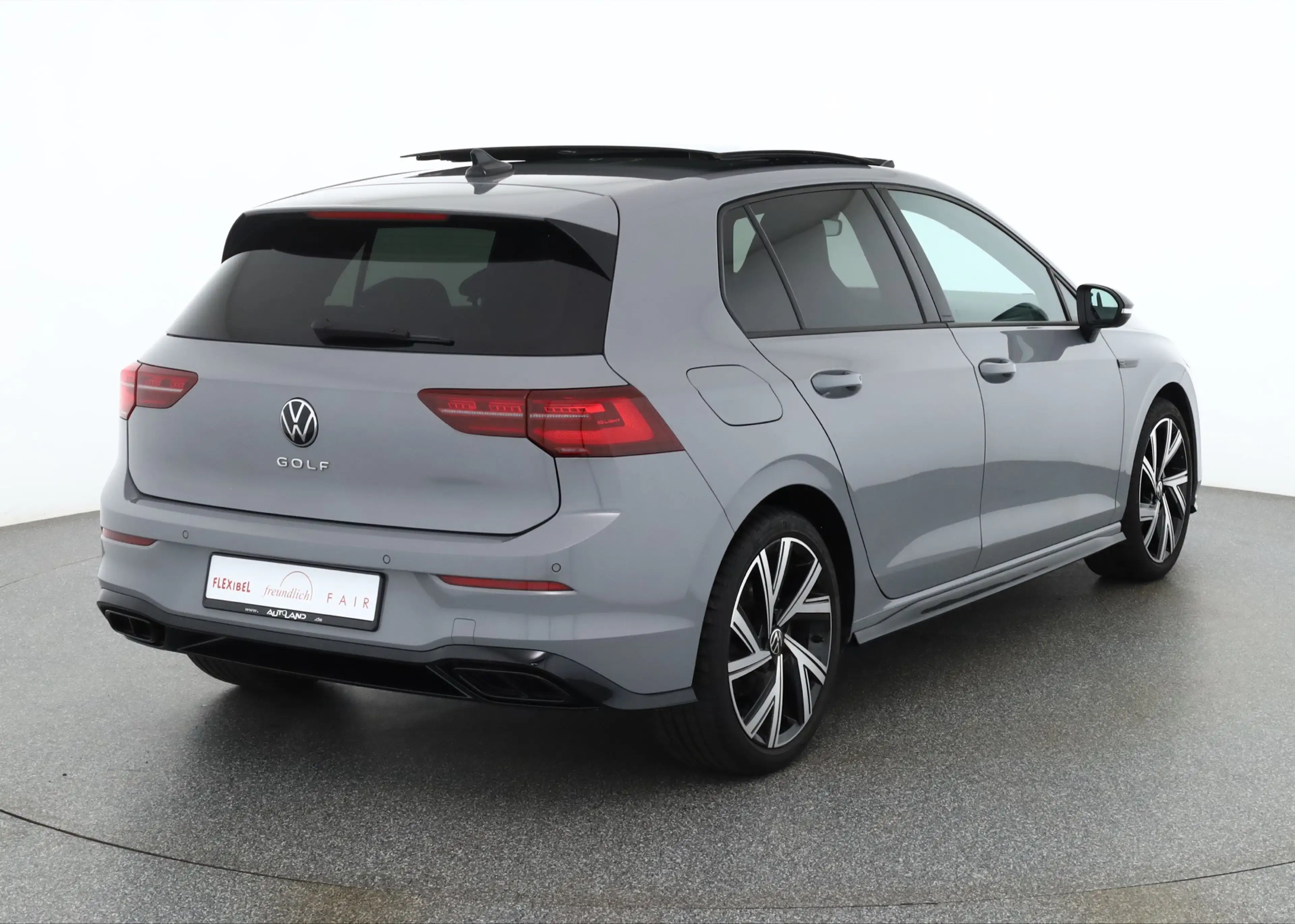 Volkswagen Golf VIII 1.5 TSI R-Line LED Panorama Navi ACC — photo 5