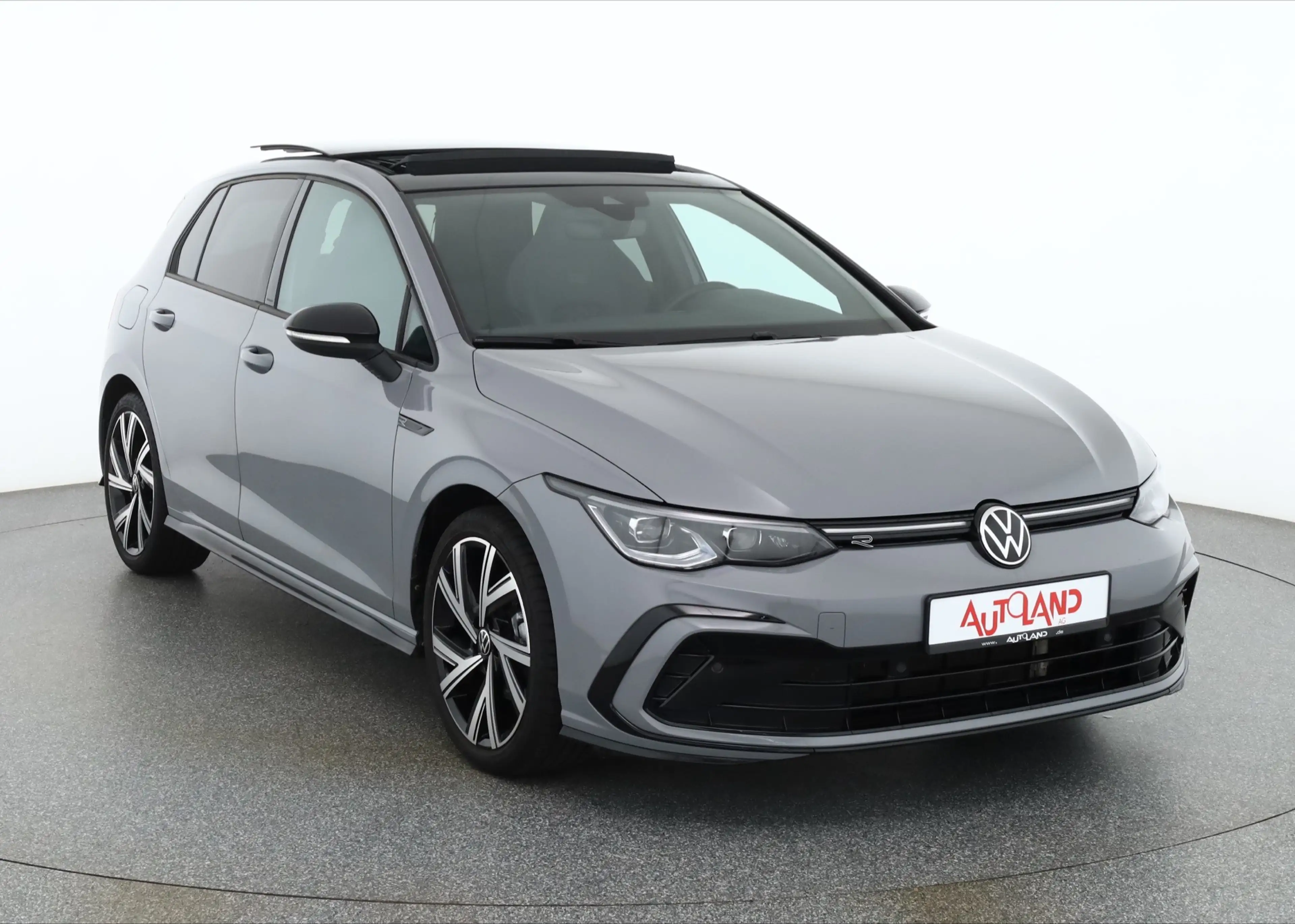 Volkswagen Golf VIII 1.5 TSI R-Line LED Panorama Navi ACC — photo 7