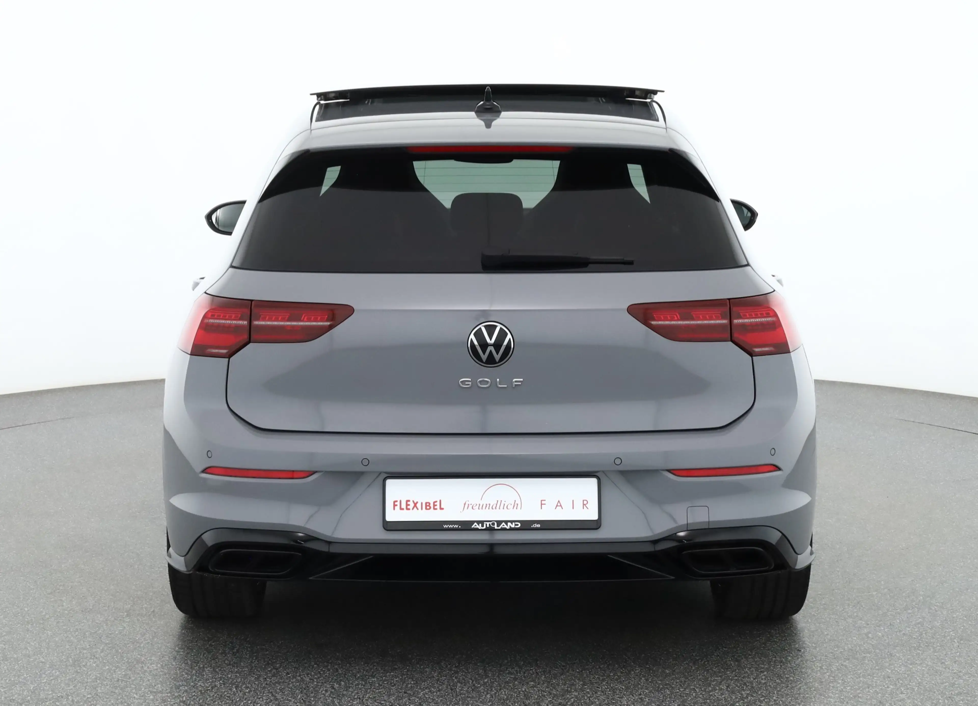 Volkswagen Golf VIII 1.5 TSI R-Line LED Panorama Navi ACC — photo 4
