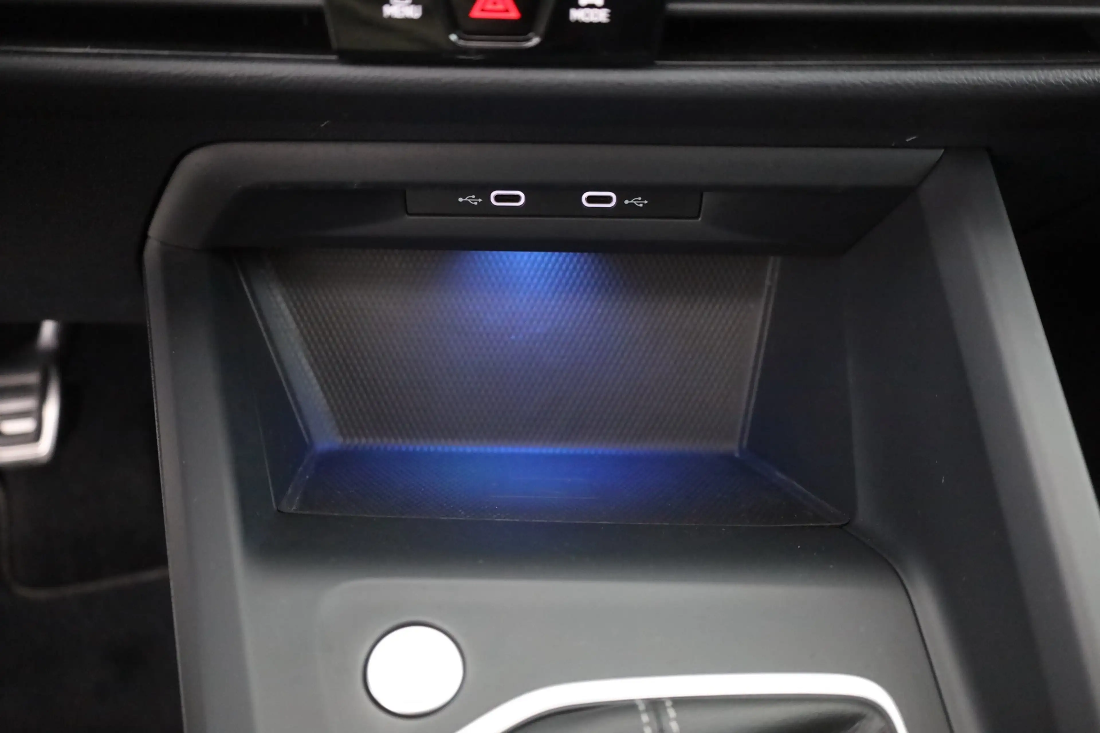 Volkswagen Golf VIII 1.5 TSI R-Line LED Panorama Navi ACC — photo 13