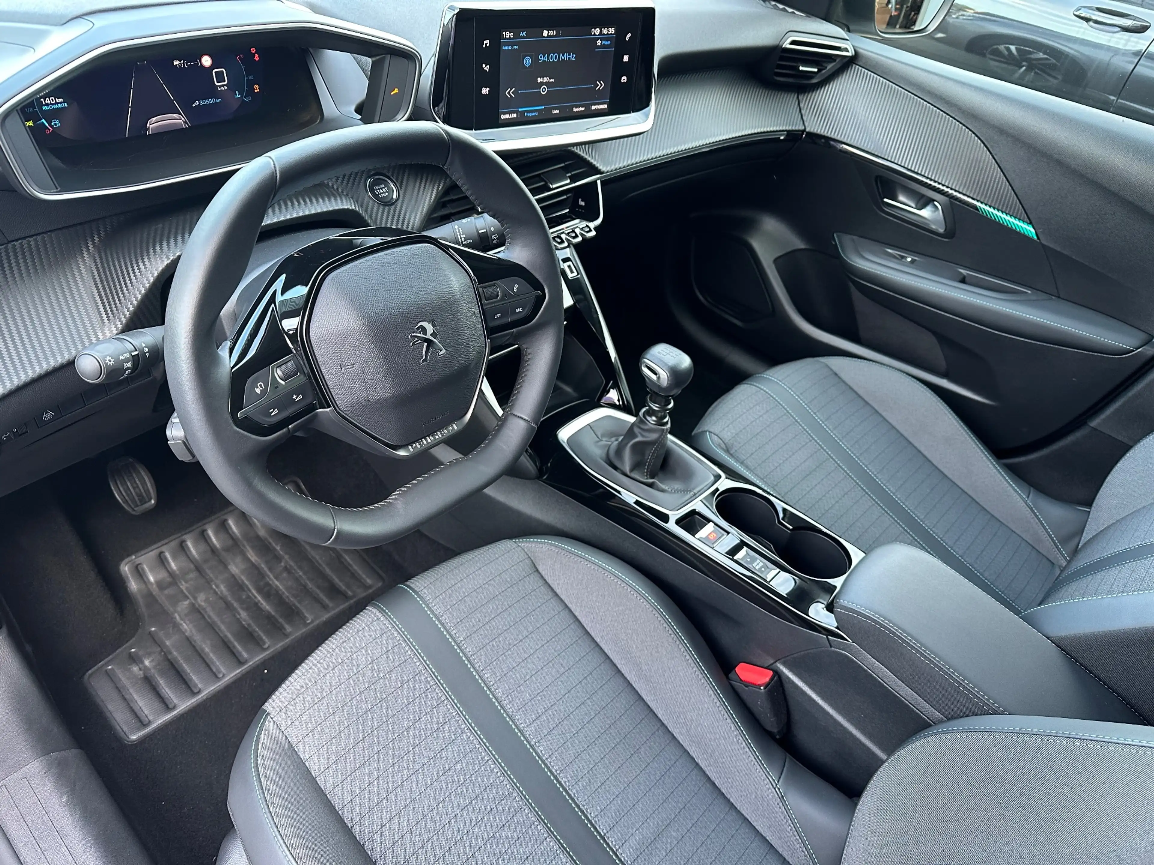 Peugeot 208 1.2 Allure PureTech LED+KAM+ACC+SHZ+KEYLESS+PDC — photo 9