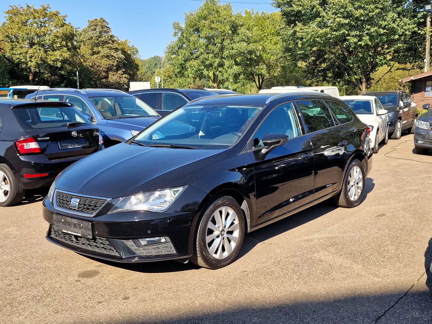 SEAT Leon Leon ST Style 1.6-TDI DSG Navi*PDC*Assist*Sound+ Schwarz - 2