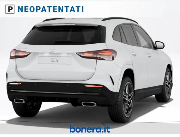 Mercedes-Benz Gla view 4
