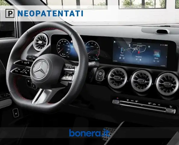 Mercedes-Benz Gla view 5