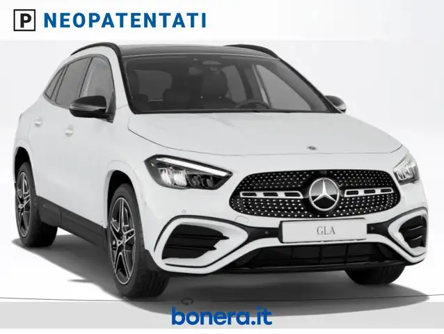 Mercedes-Benz Gla view 2