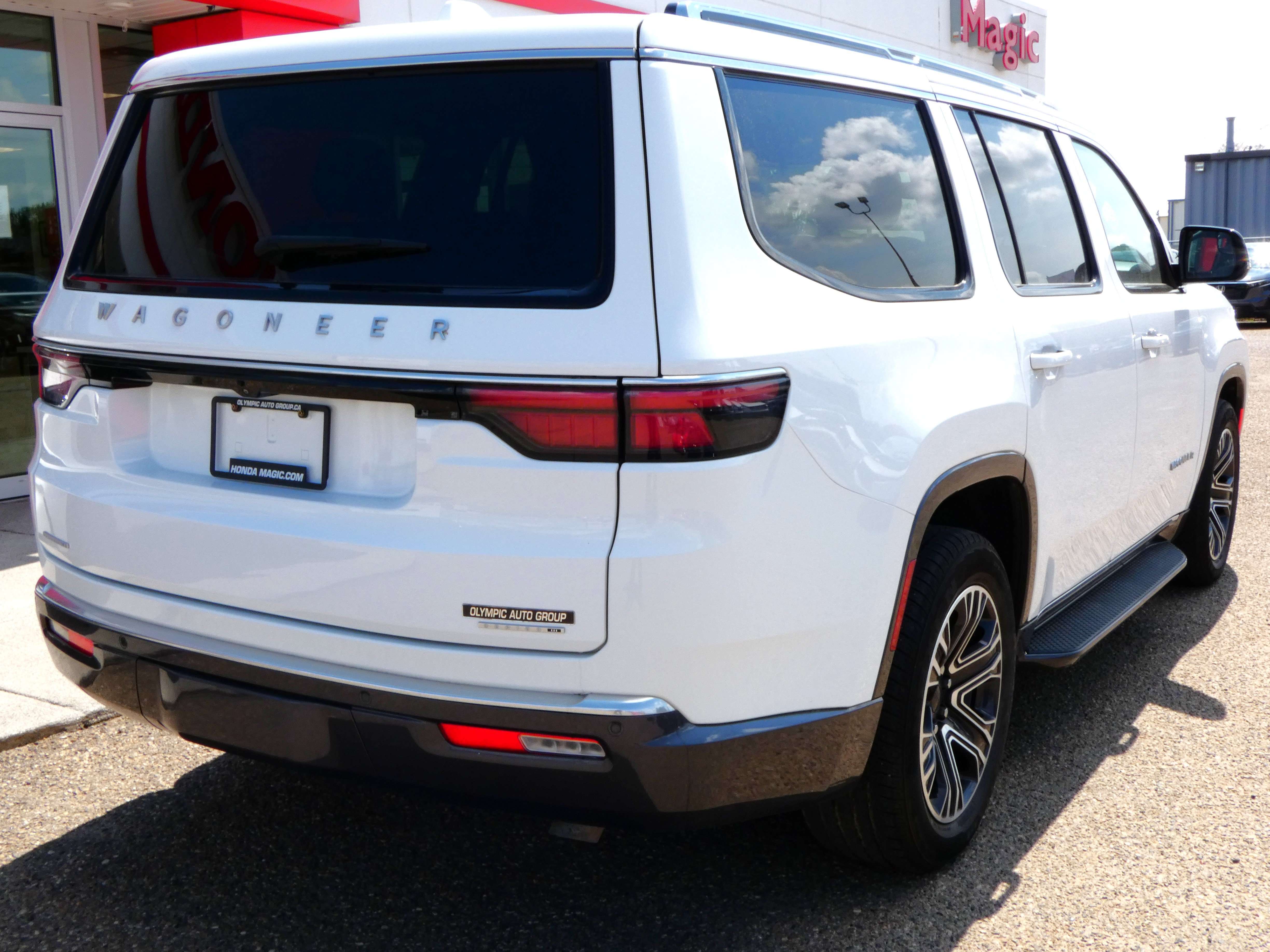 2022 Jeep Wagoneer 4WD