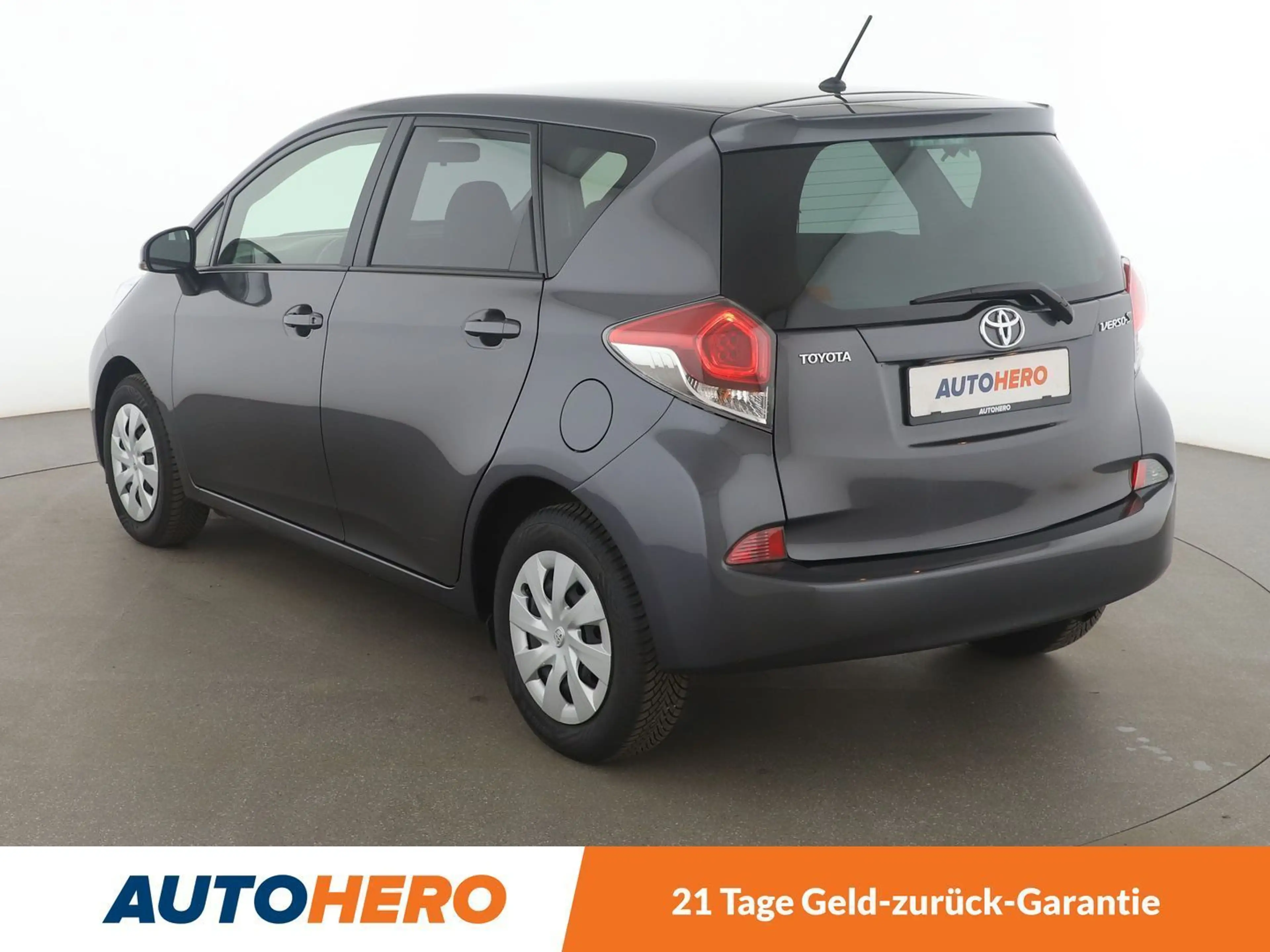 Toyota Verso-S 1.33 Dual VVT-i Life Aut.*TEMPO*KLIMA* — photo 4