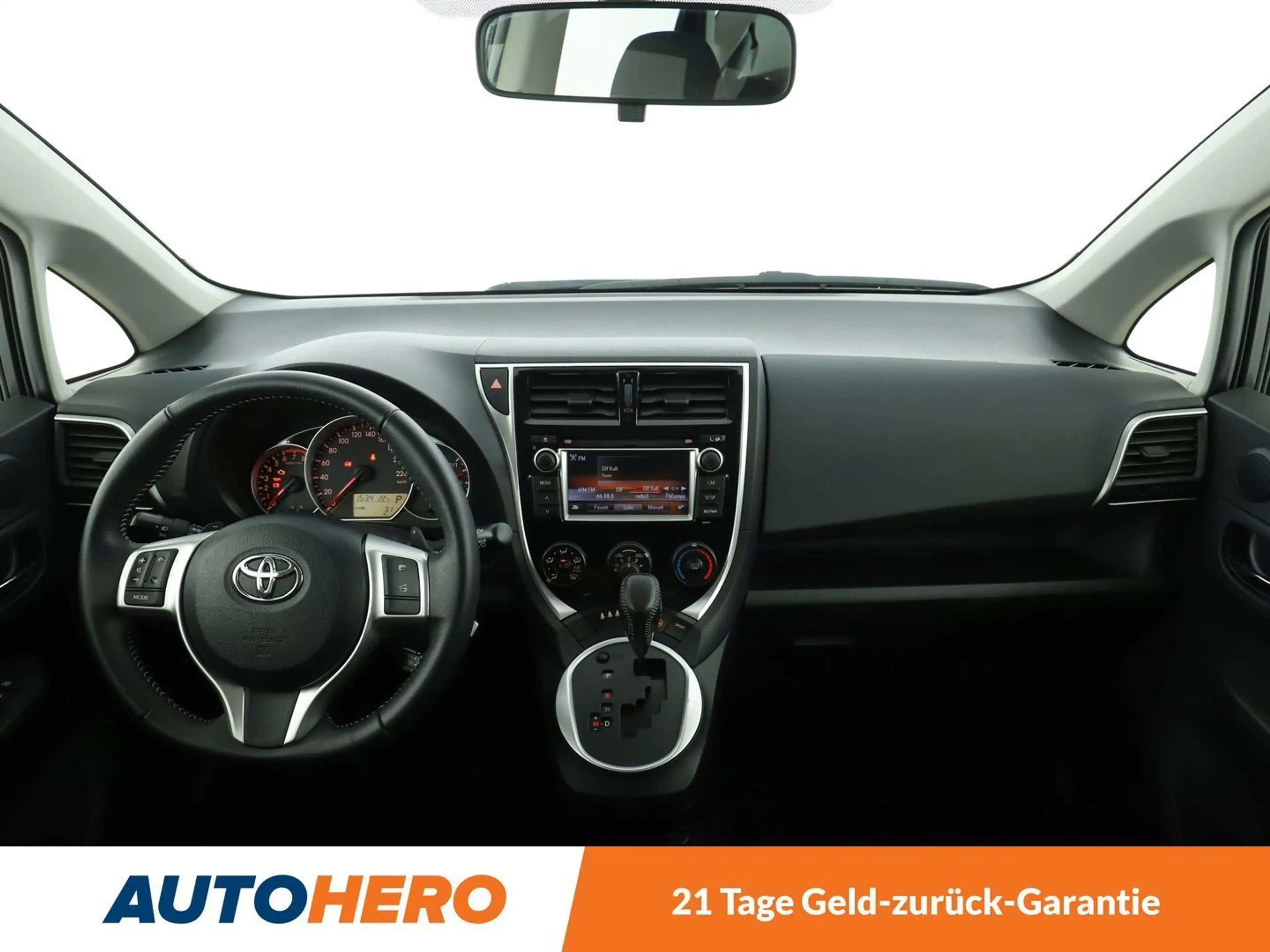 Toyota Verso-S 1.33 Dual VVT-i Life Aut.*TEMPO*KLIMA* — photo 12