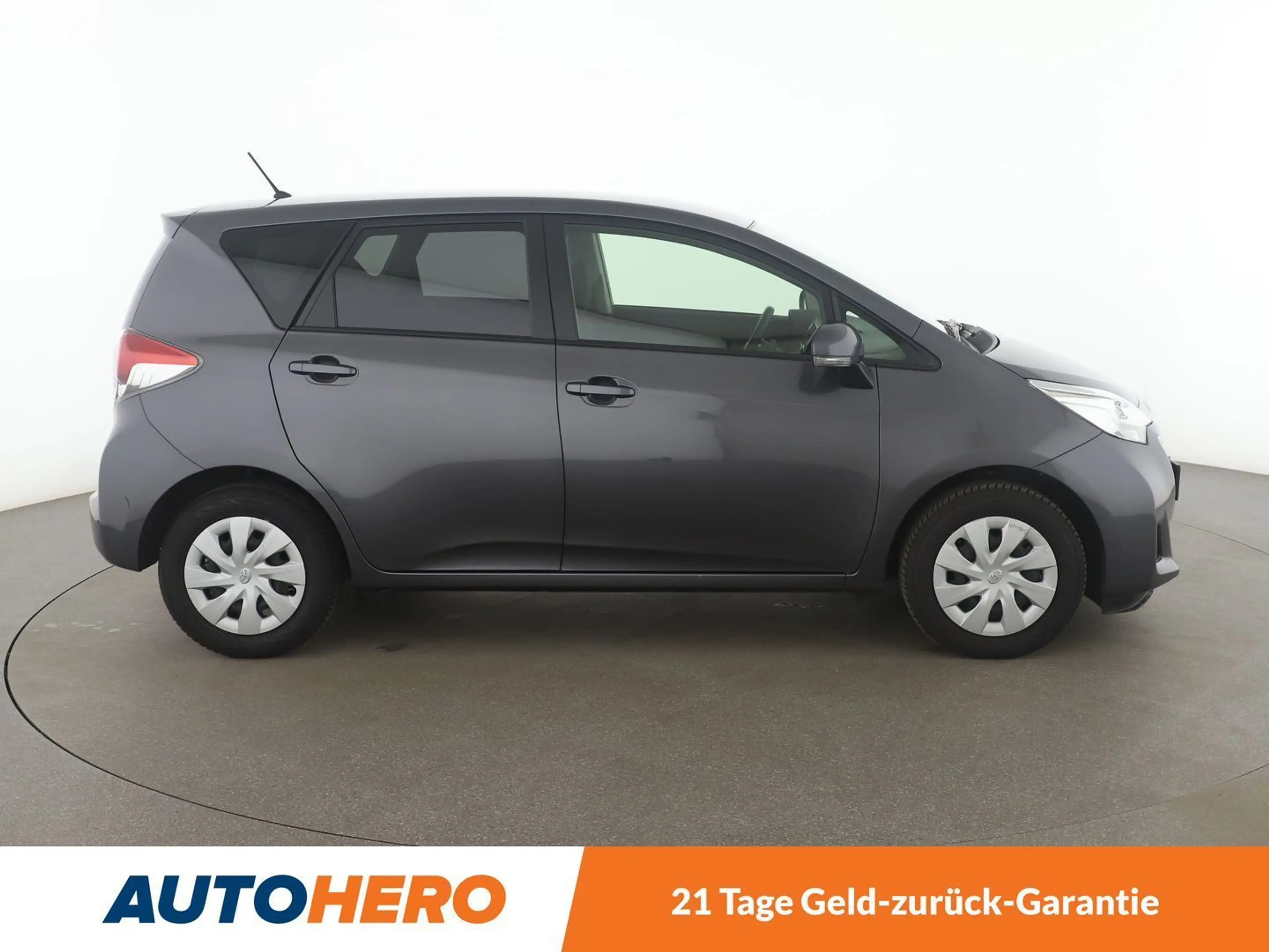 Toyota Verso-S 1.33 Dual VVT-i Life Aut.*TEMPO*KLIMA* — photo 7