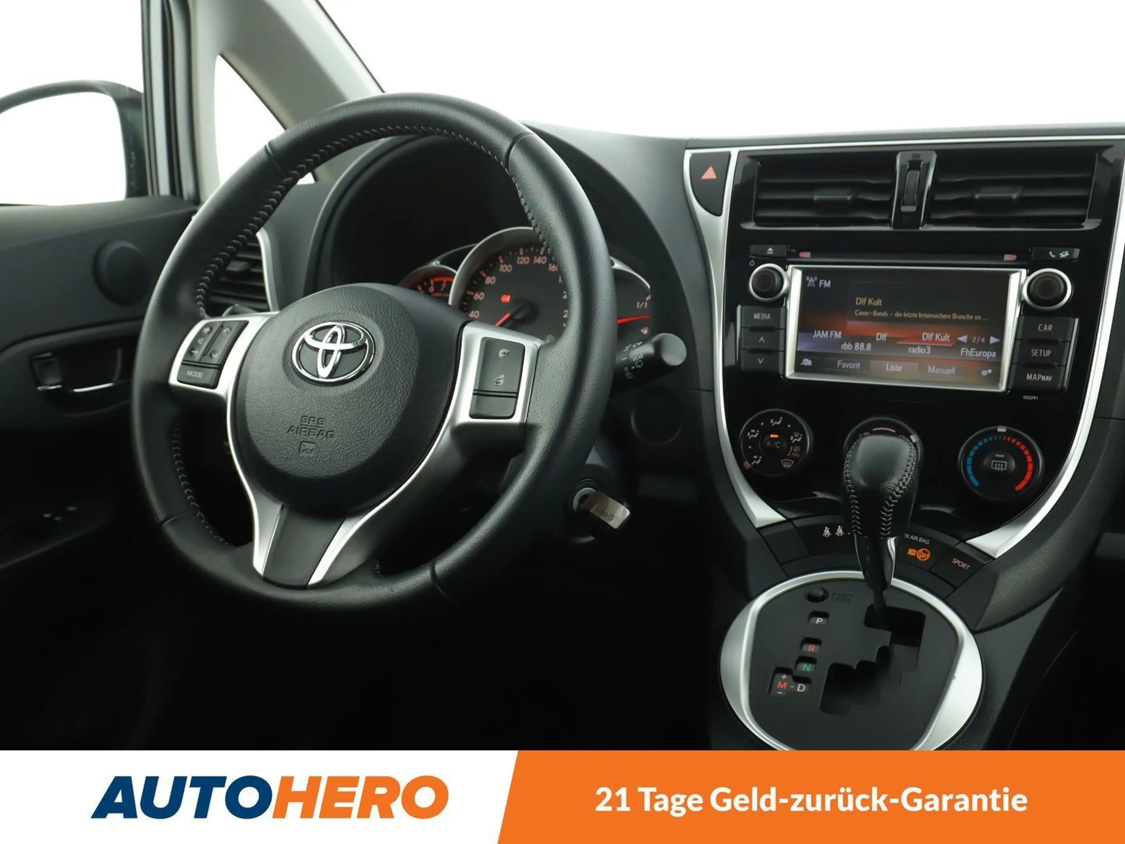 Toyota Verso-S 1.33 Dual VVT-i Life Aut.*TEMPO*KLIMA* — photo 13