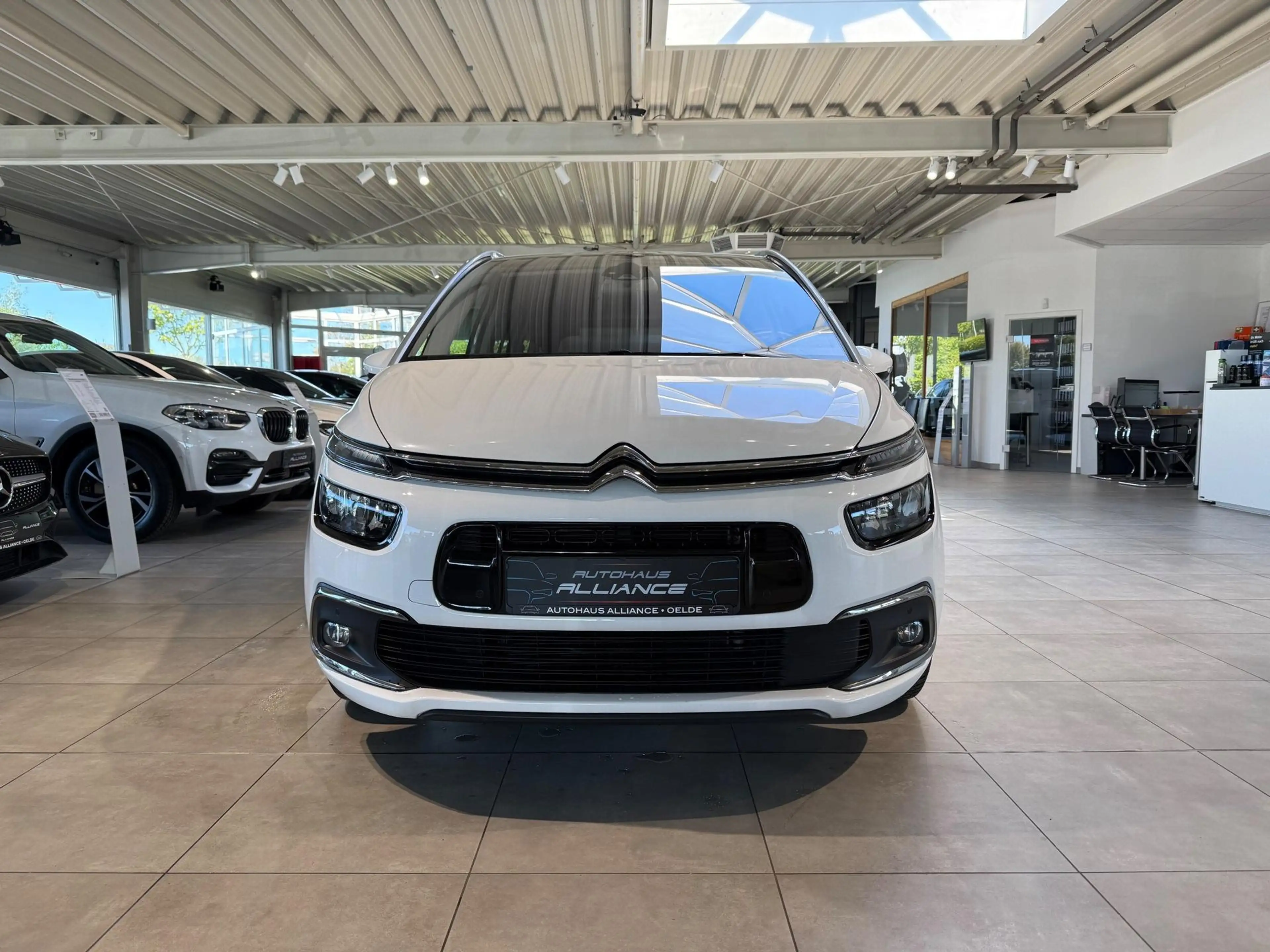 Citroen C4 Picasso Grand Spacetourer 1.5 BlueHDi 130 FAP Selection... — photo 2