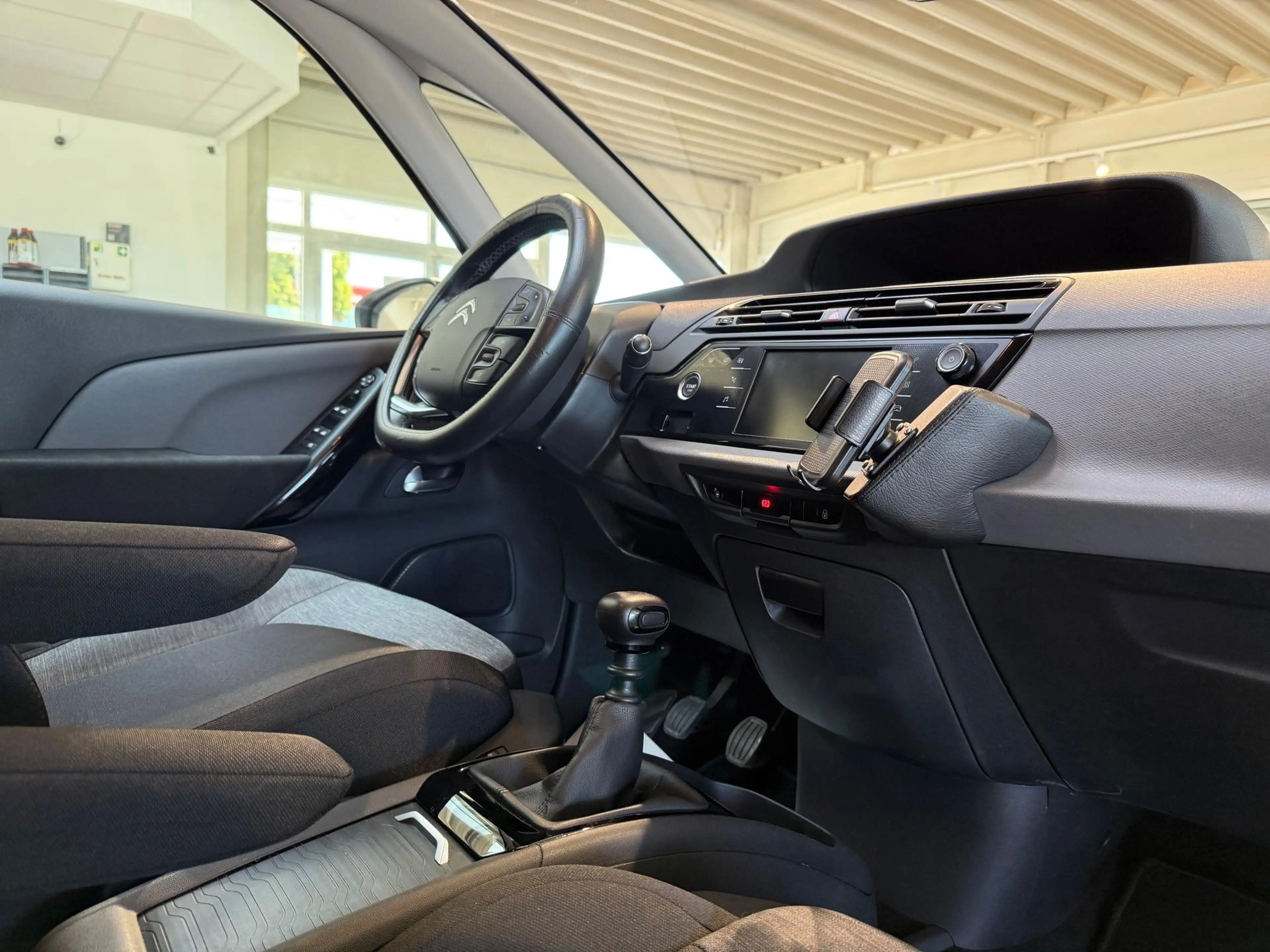 Citroen C4 Picasso Grand Spacetourer 1.5 BlueHDi 130 FAP Selection... — photo 11