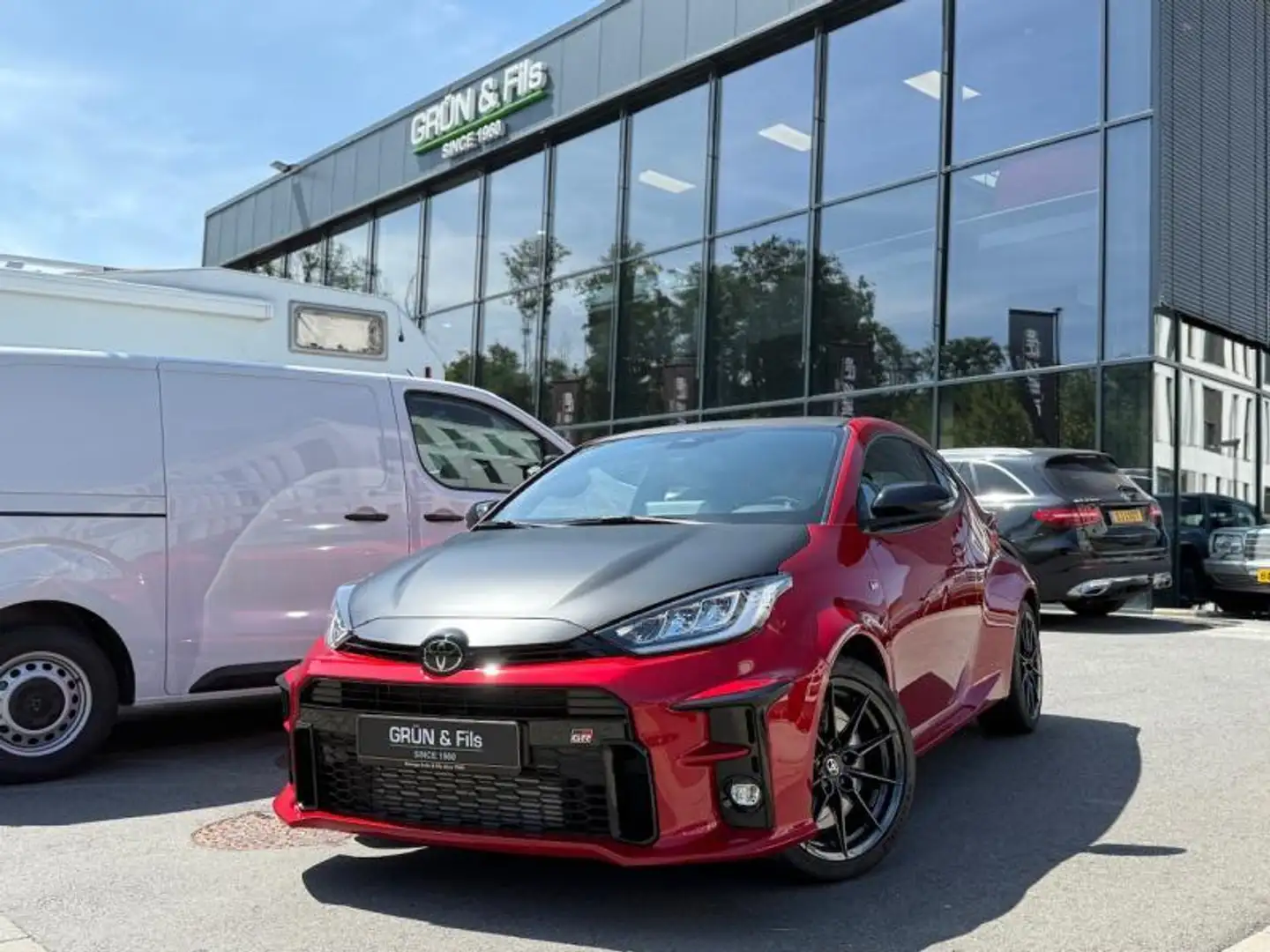 Toyota Yaris GR HIGH PERFORMANCE Rouge - 1