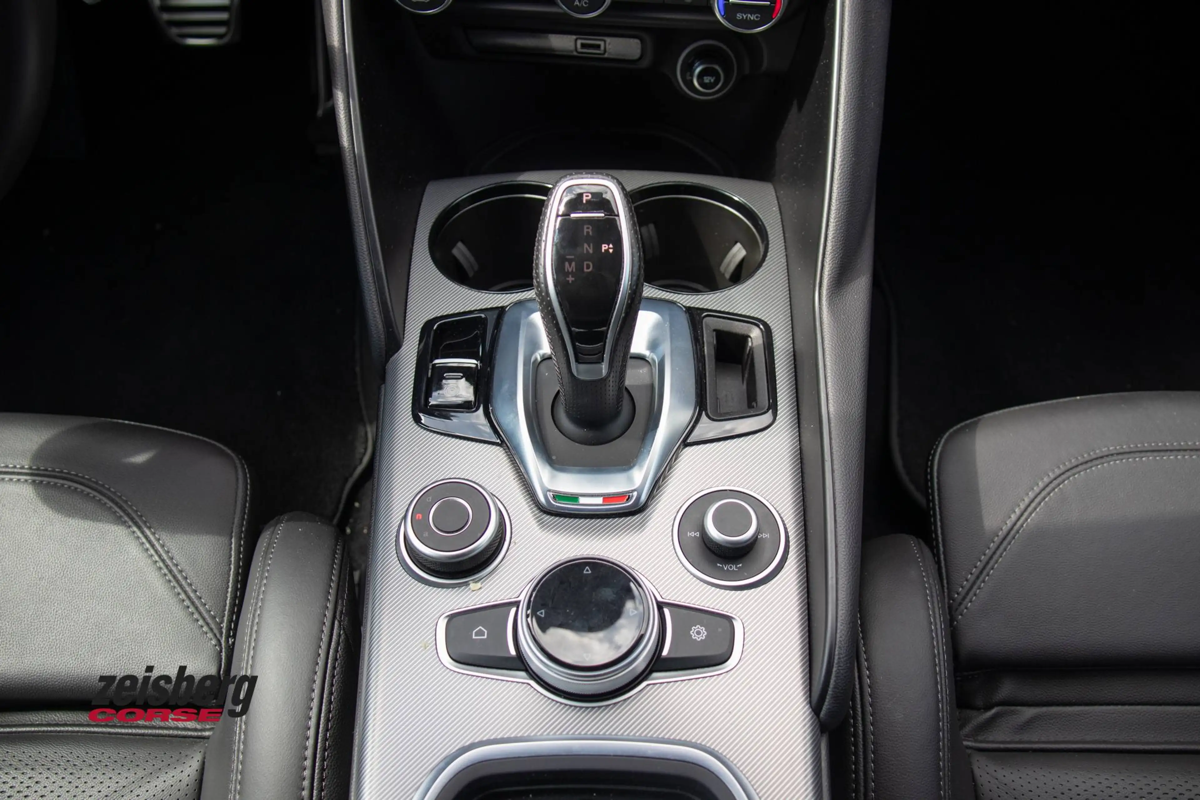 Alfa Romeo Giulia Veloce 2.0 Turbo AT8-Q4 Prem.-Paket — photo 14