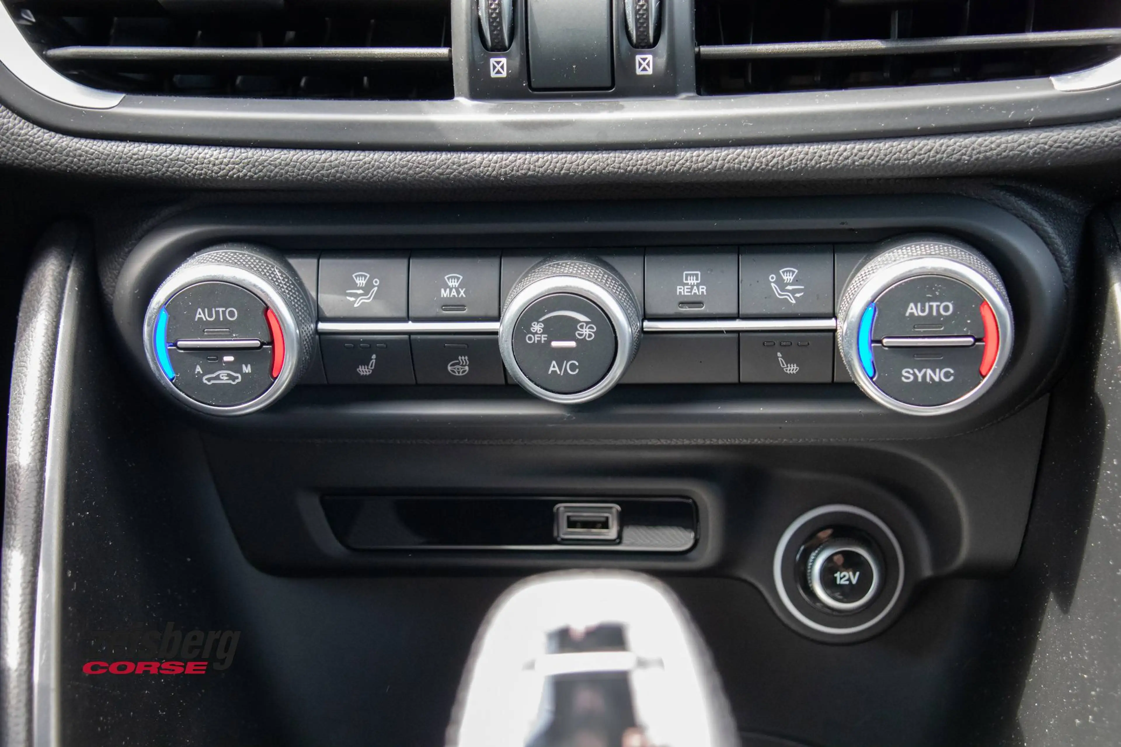 Alfa Romeo Giulia Veloce 2.0 Turbo AT8-Q4 Prem.-Paket — photo 13