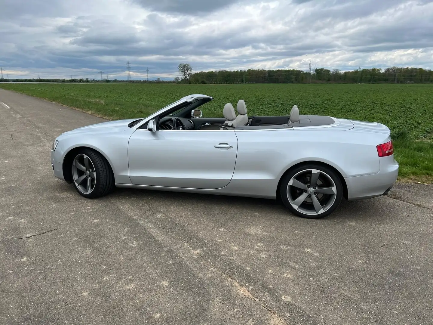 Audi A5 2.0 TDI (125kW) Grau - 2