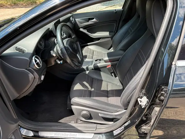 Mercedes-Benz A view 12