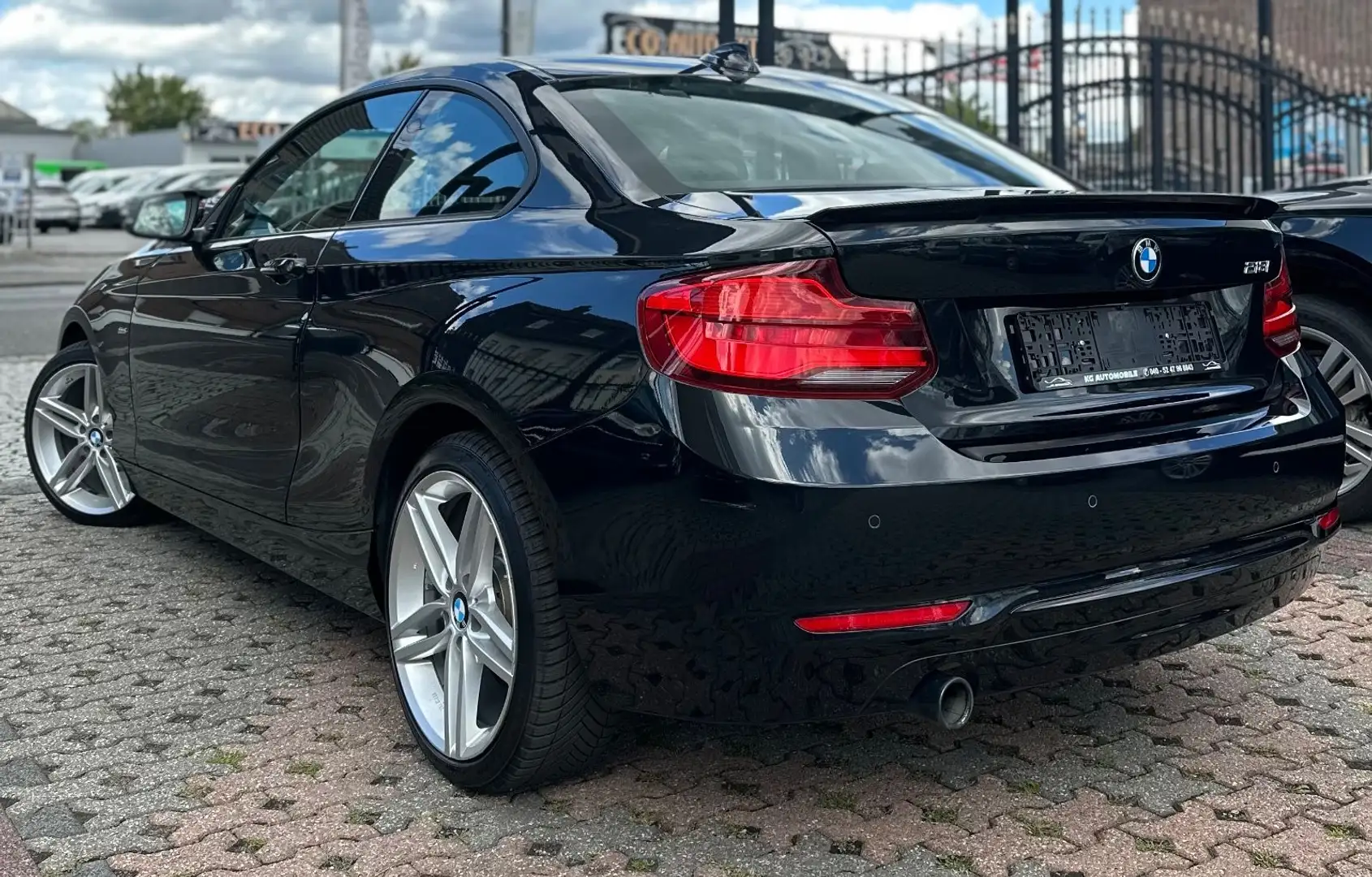 BMW 218 i COUPE *SPORT-LINE*DIGITAL-SHZ-AMBILIGHT-LED Schwarz - 2