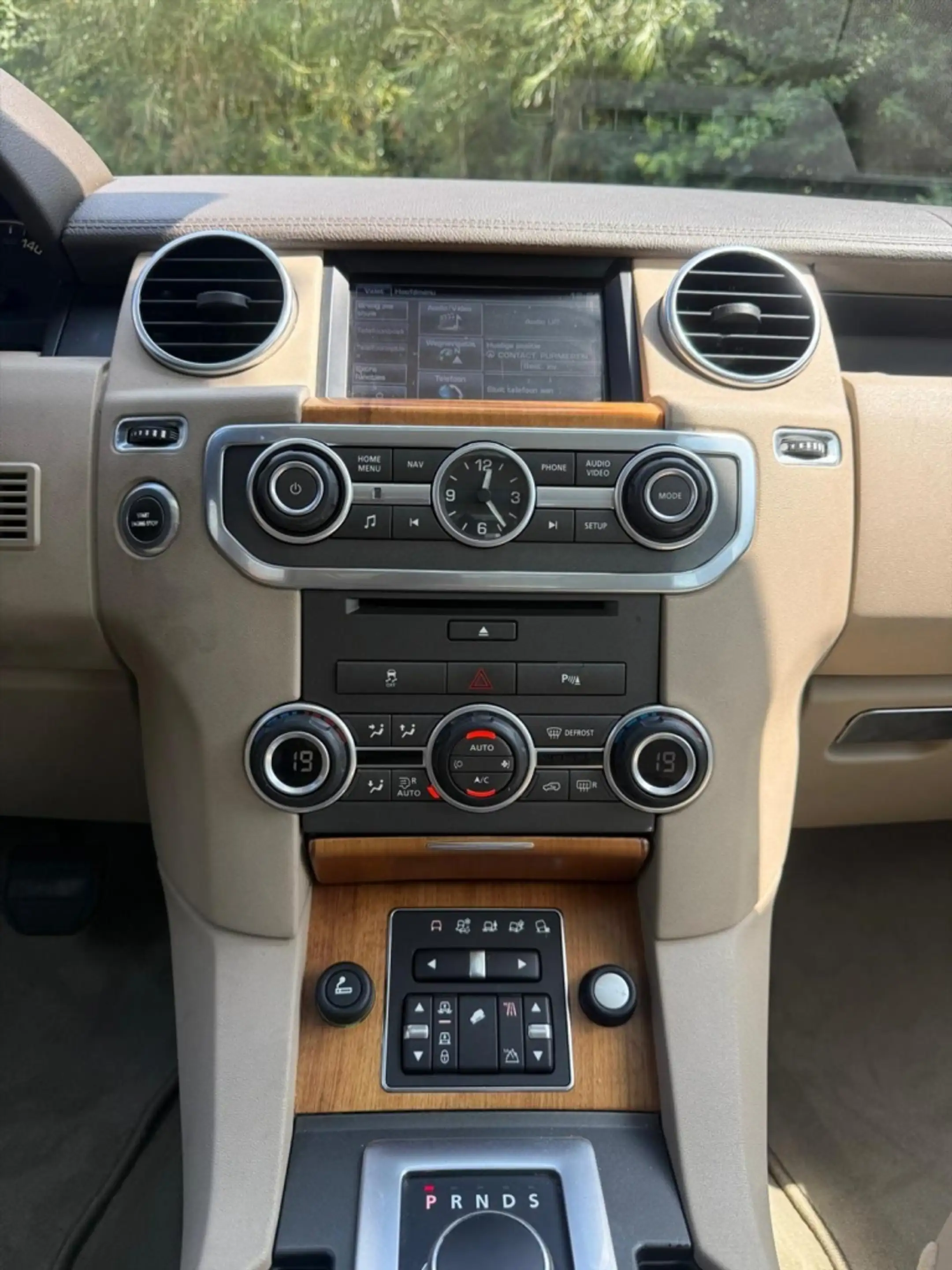 Land Rover Discovery Land Rover 4 — photo 15