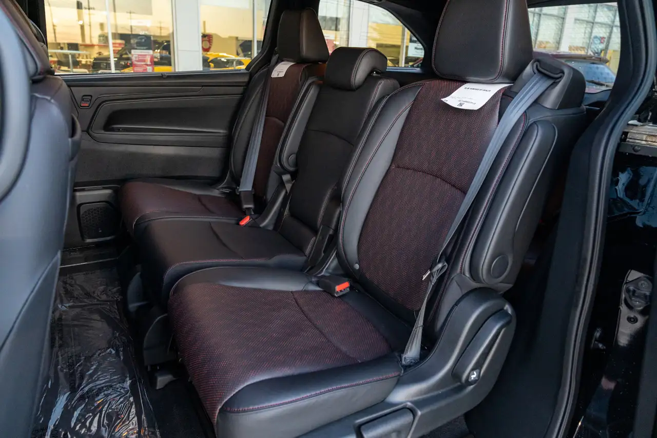Honda Odyssey снимка Honda Odyssey
