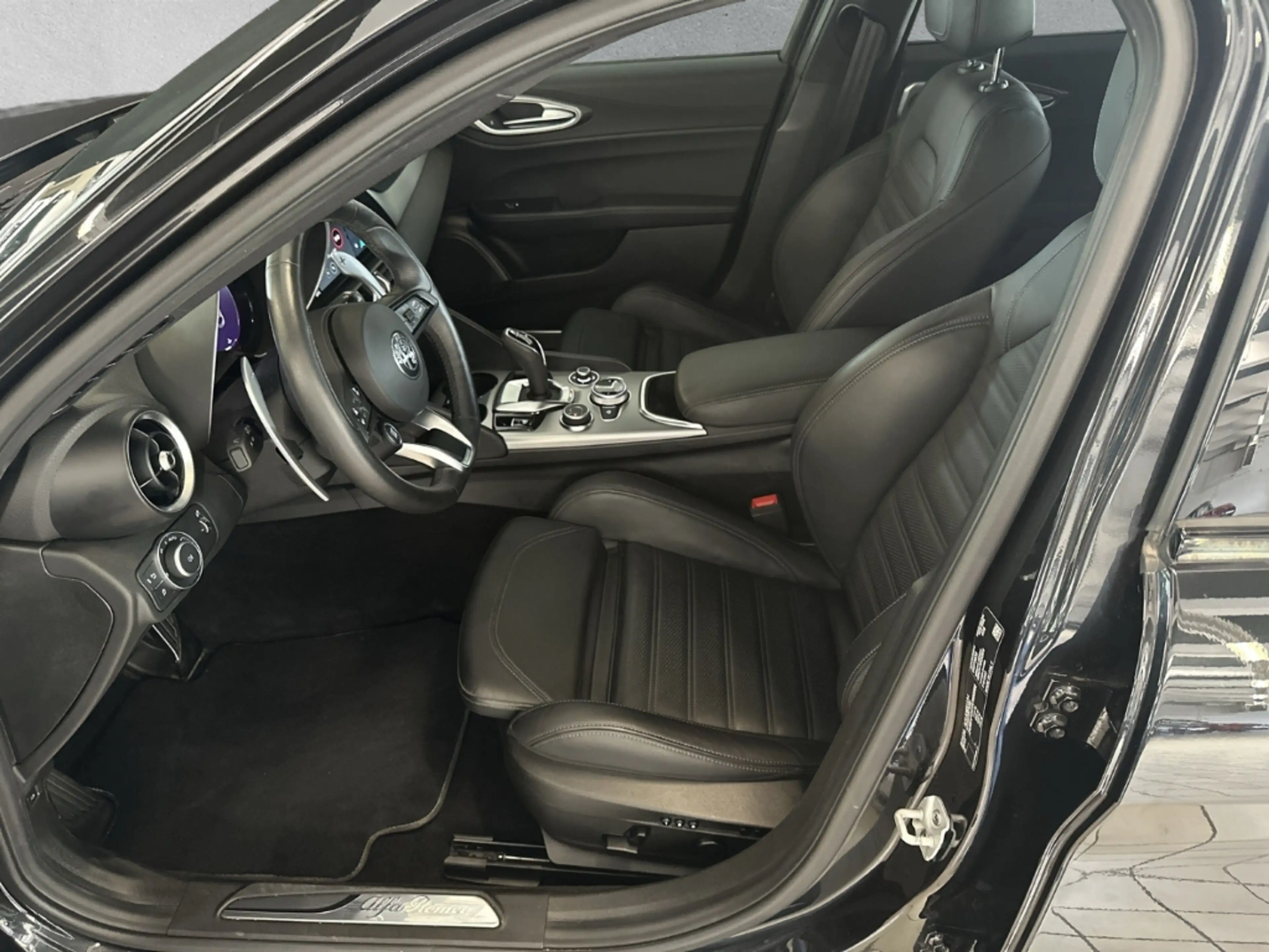 Alfa Romeo Giulia Q4 Veloce Navi ACC Matrix-LED Kamera 19'' — photo 11