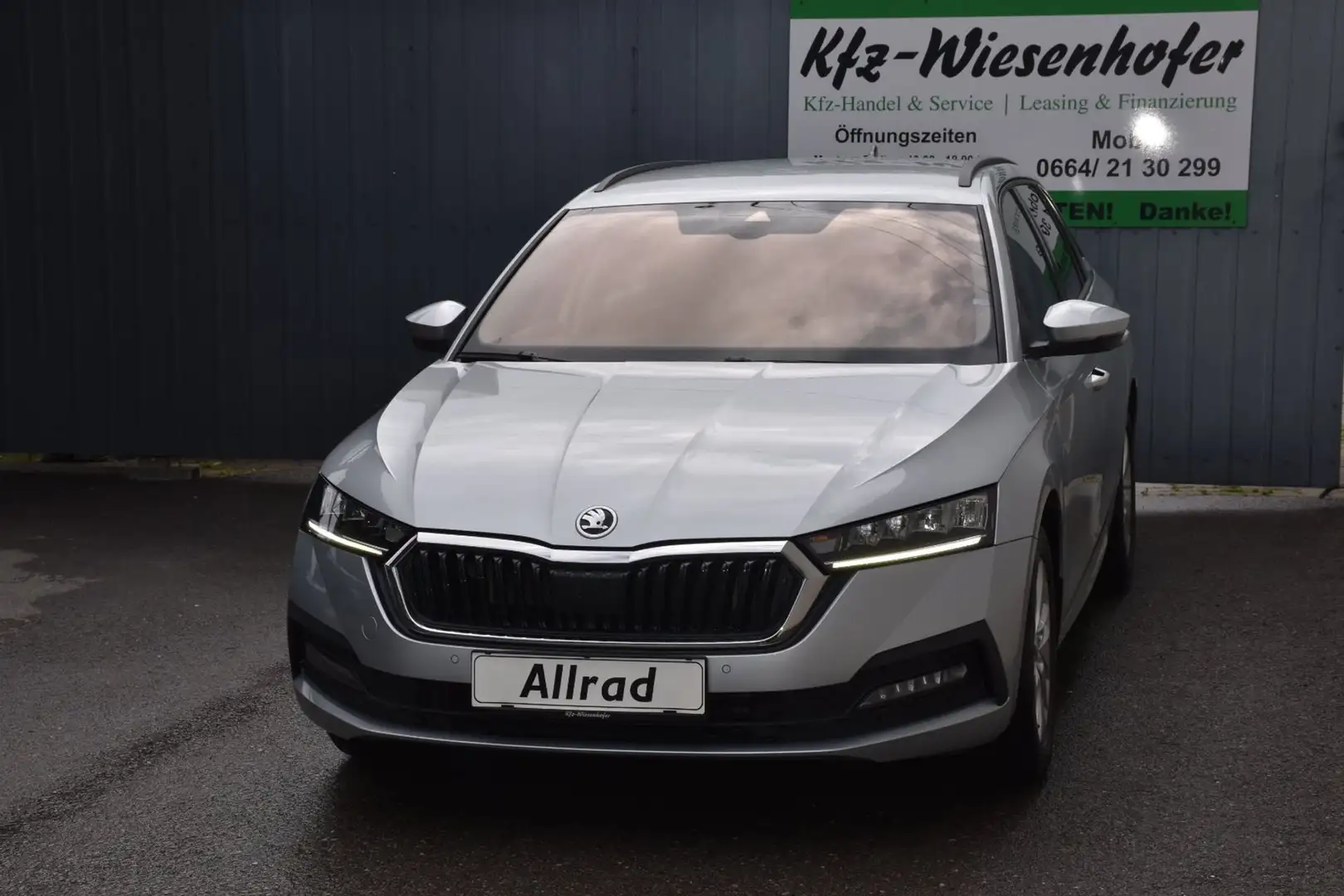Skoda Octavia 2.0 TDI 4x4 DSG Ambition / Anhängerkupplung / Kam Silber - 2