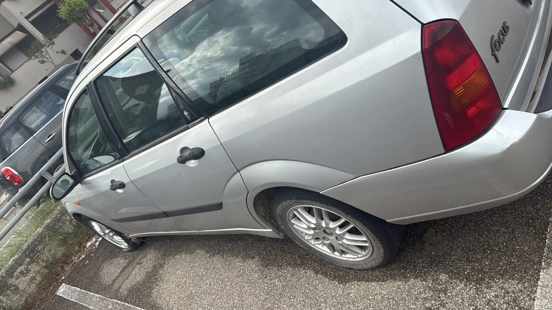 Ford Focus SW 1.8 td Ghia c/clima - 2