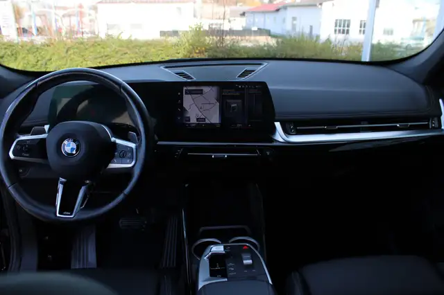 BMW X1 view 10