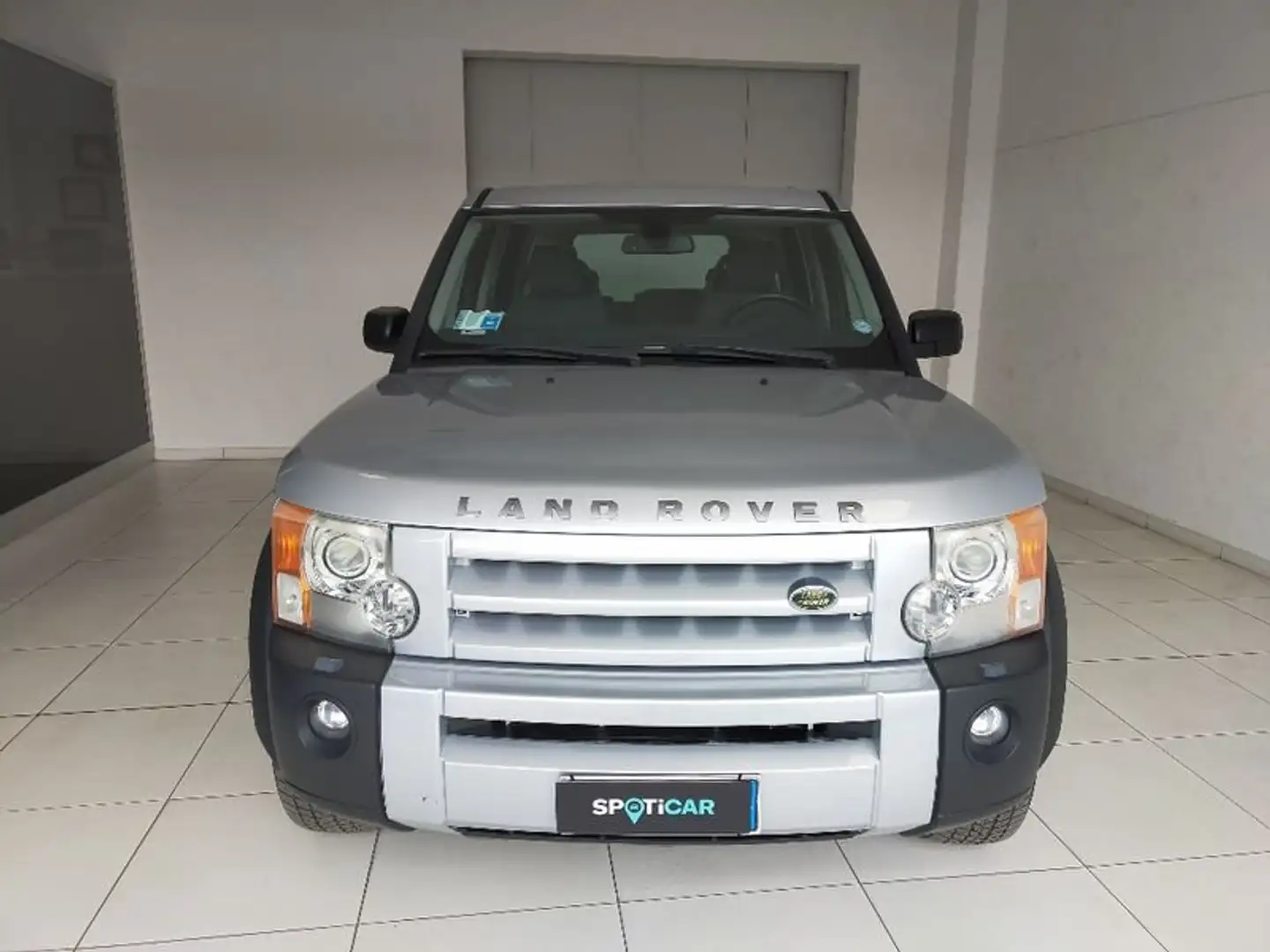 Land Rover Discovery Discovery 3 2.7 TDV6 SE siva - 2