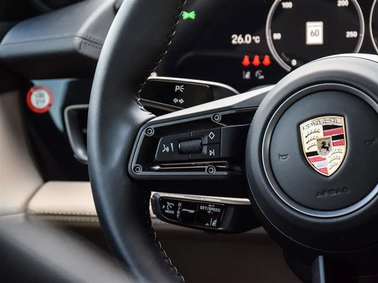 Porsche Taycan снимка Porsche Taycan