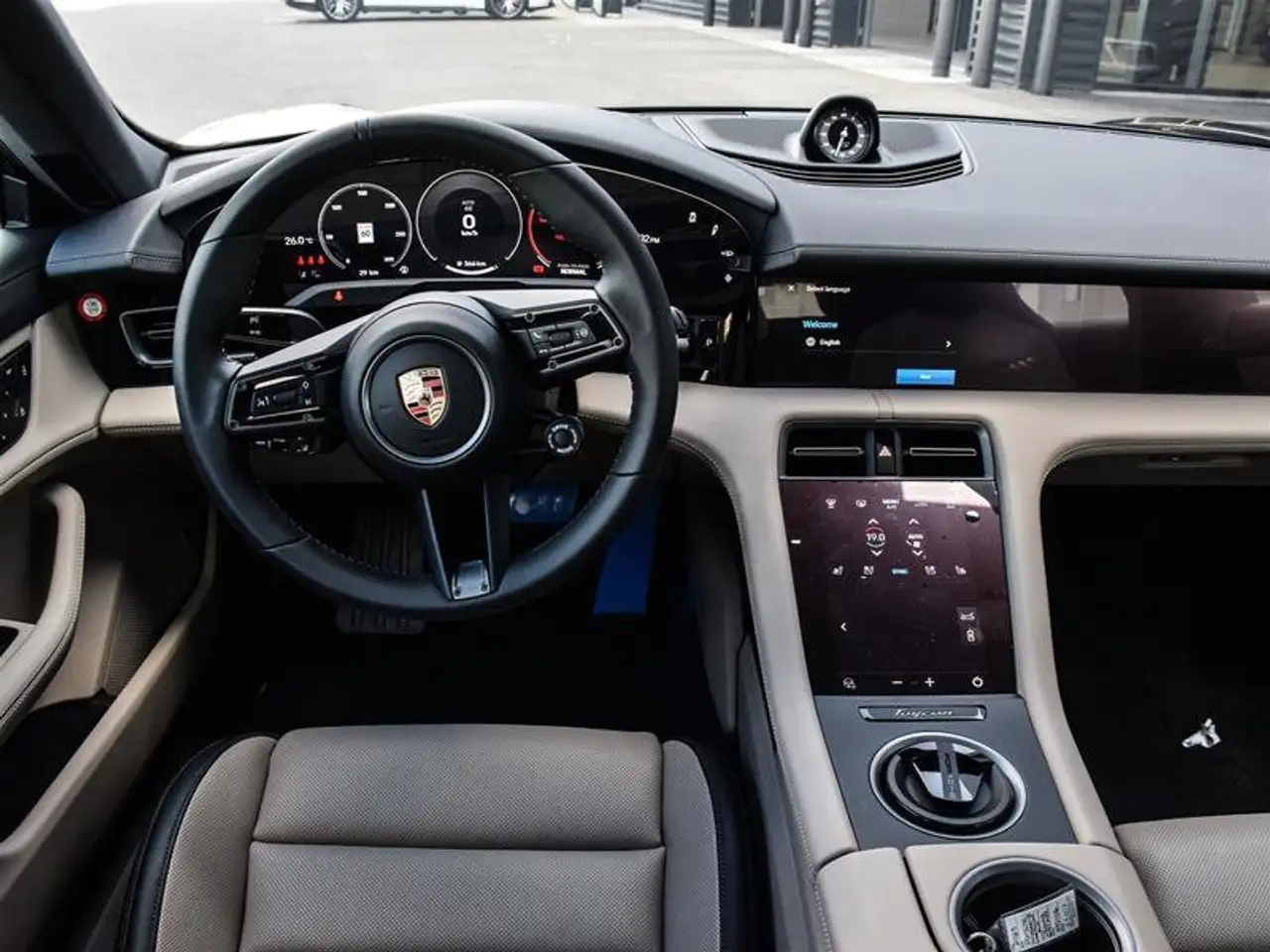Porsche Taycan снимка Porsche Taycan