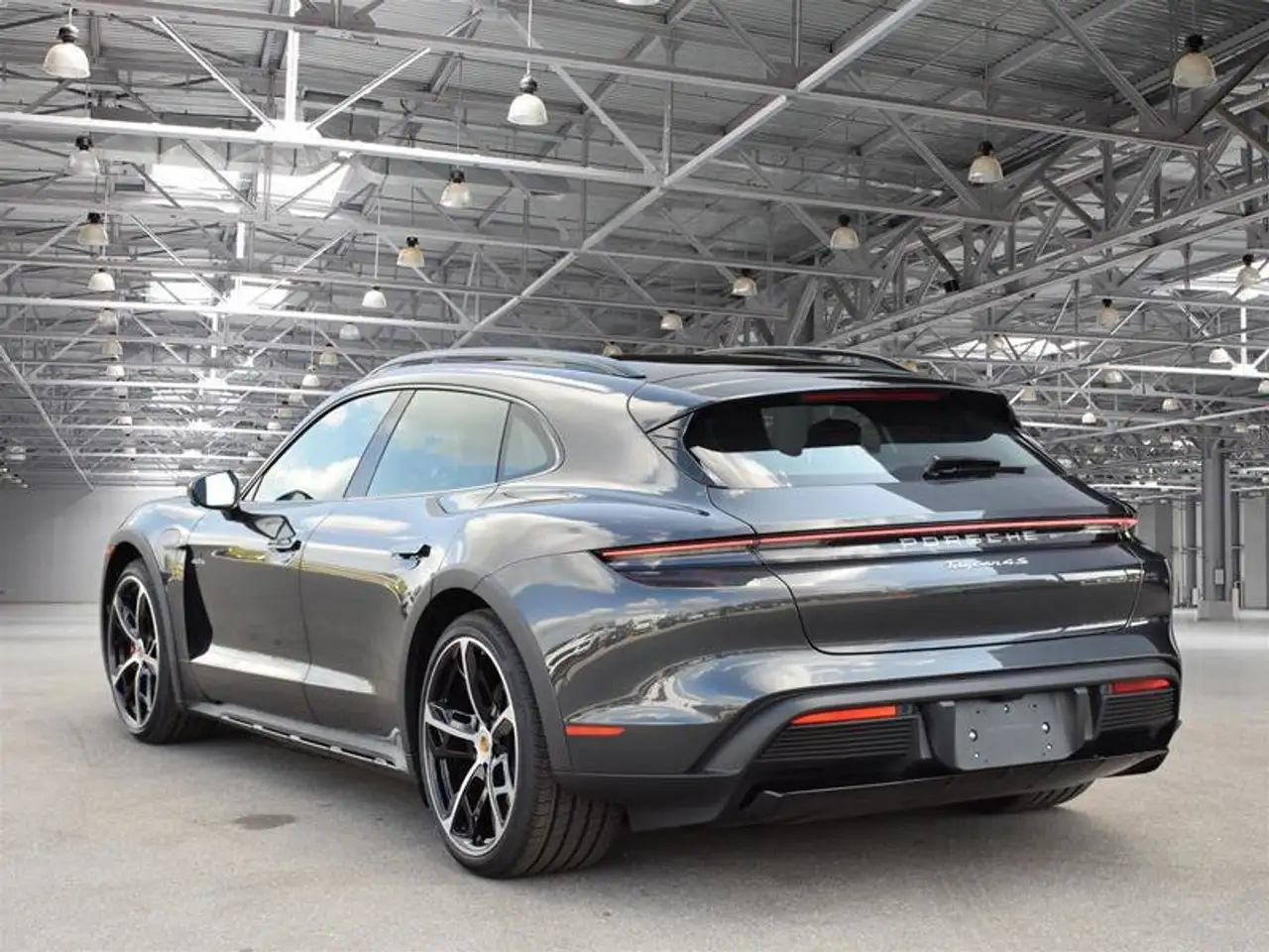 Porsche Taycan снимка Porsche Taycan