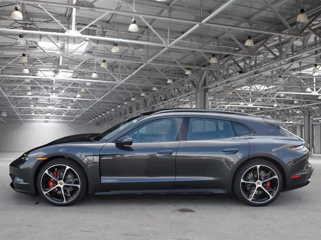 Porsche Taycan снимка Porsche Taycan