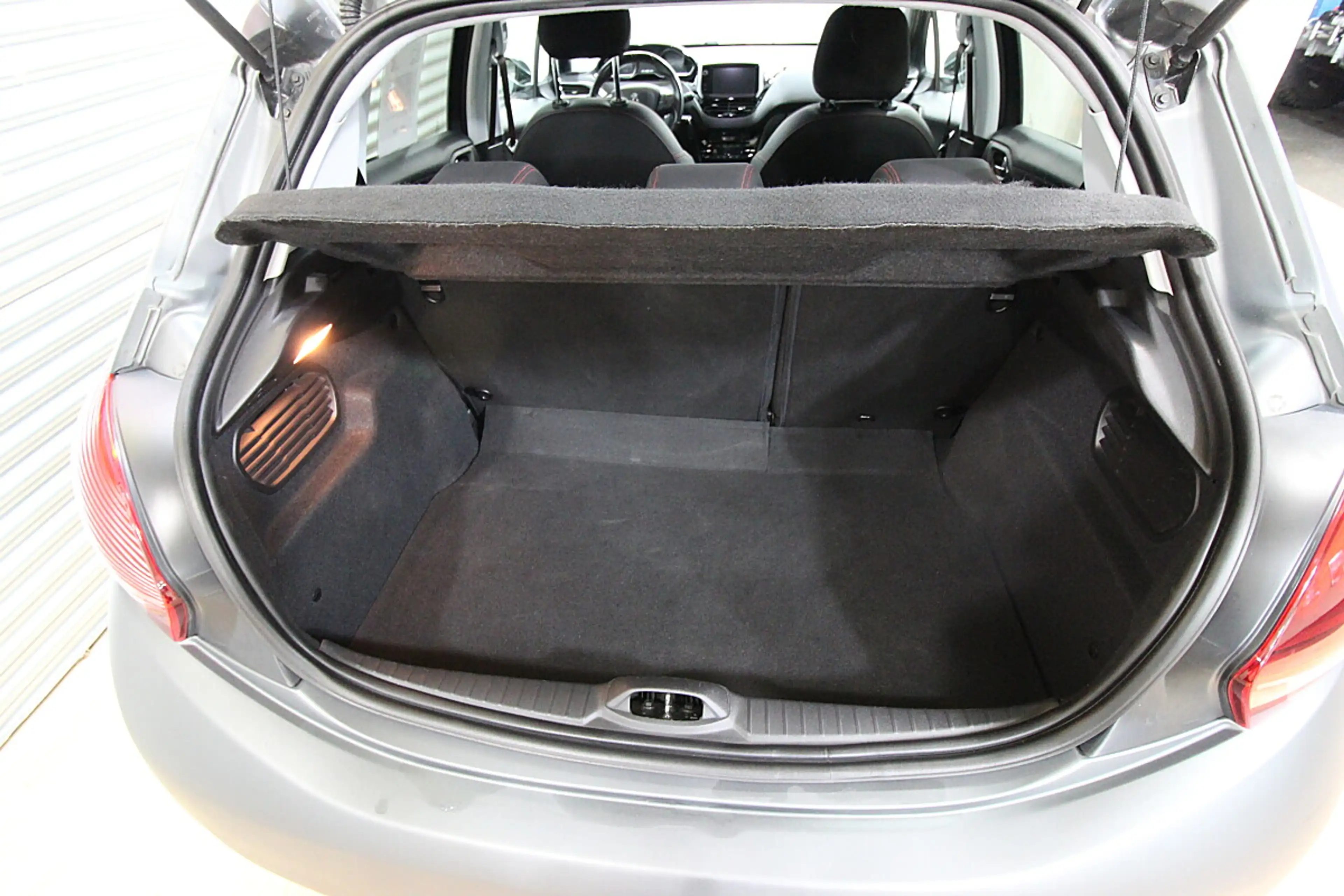 Peugeot 208 GT Line 1,2 PureTech 110 S&S — photo 10