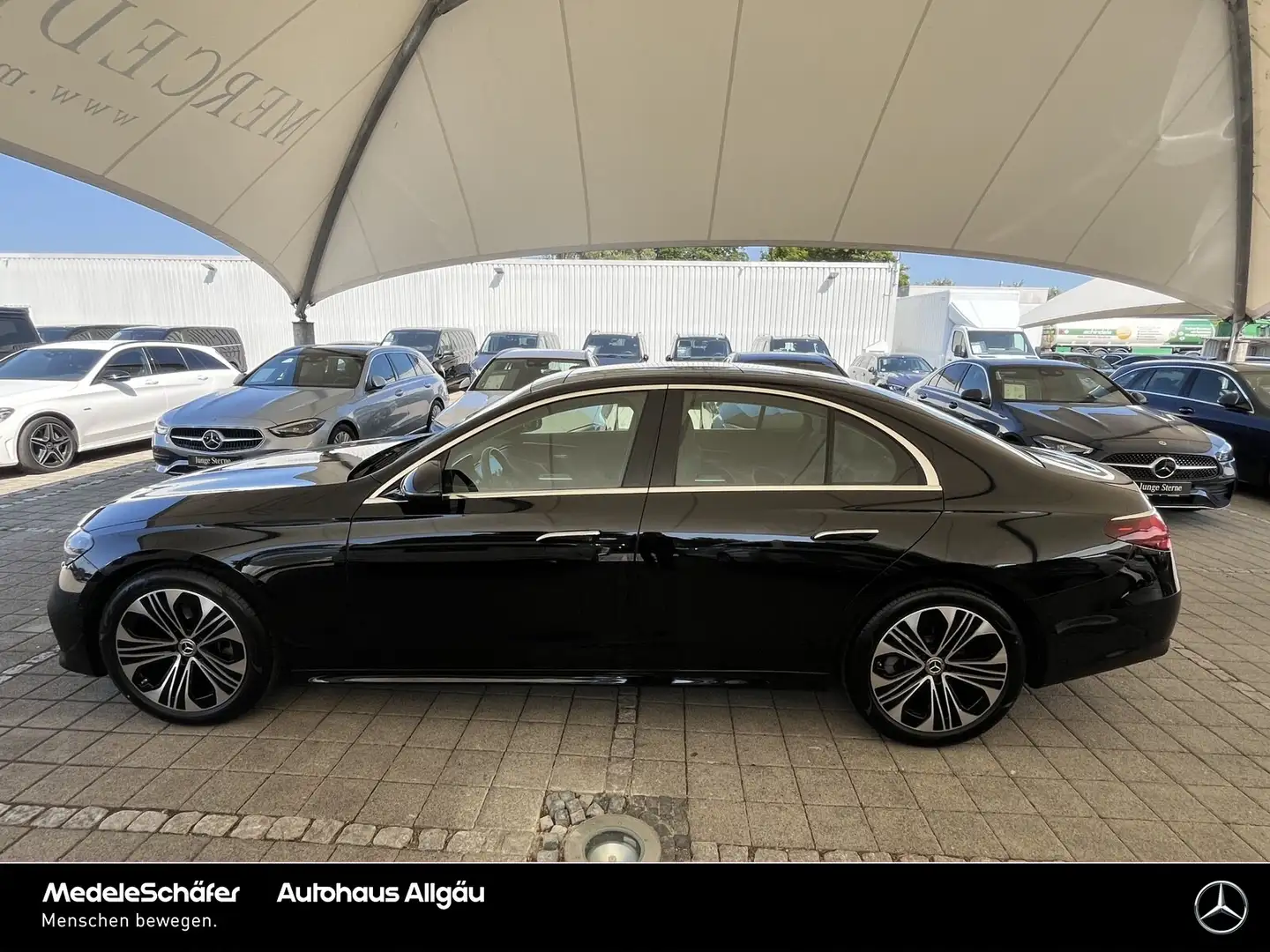 Mercedes-Benz E 220 E 220 d Avantgarde Dist Pano 19'' KeylessGO Kam Schwarz - 2