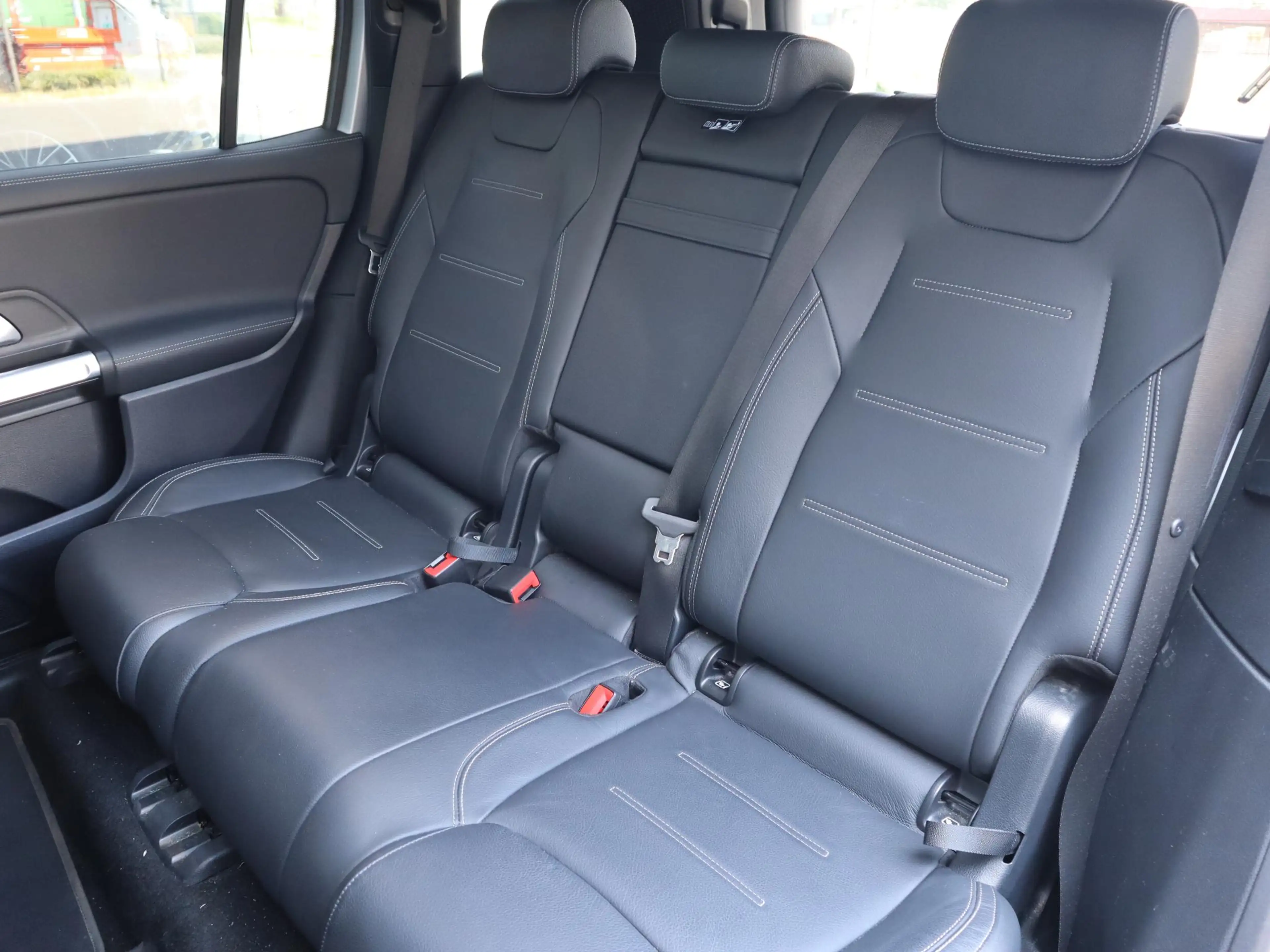 Mercedes-Benz EQB 250 AMG Line 7p. 67 kWh — photo 11
