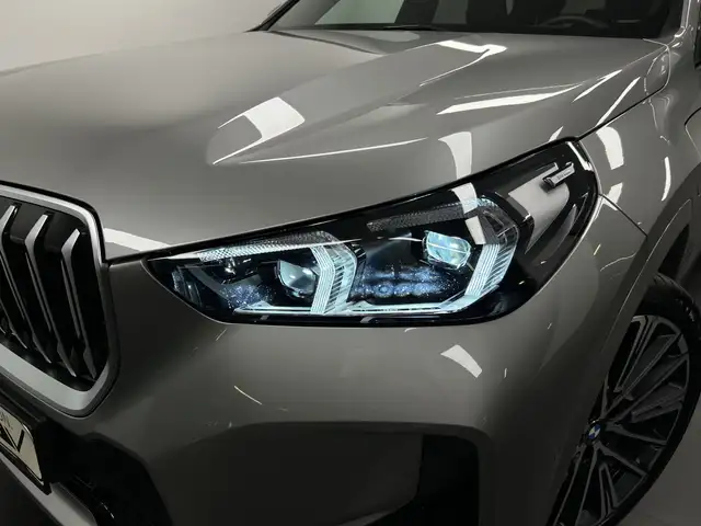 BMW X1 view 8