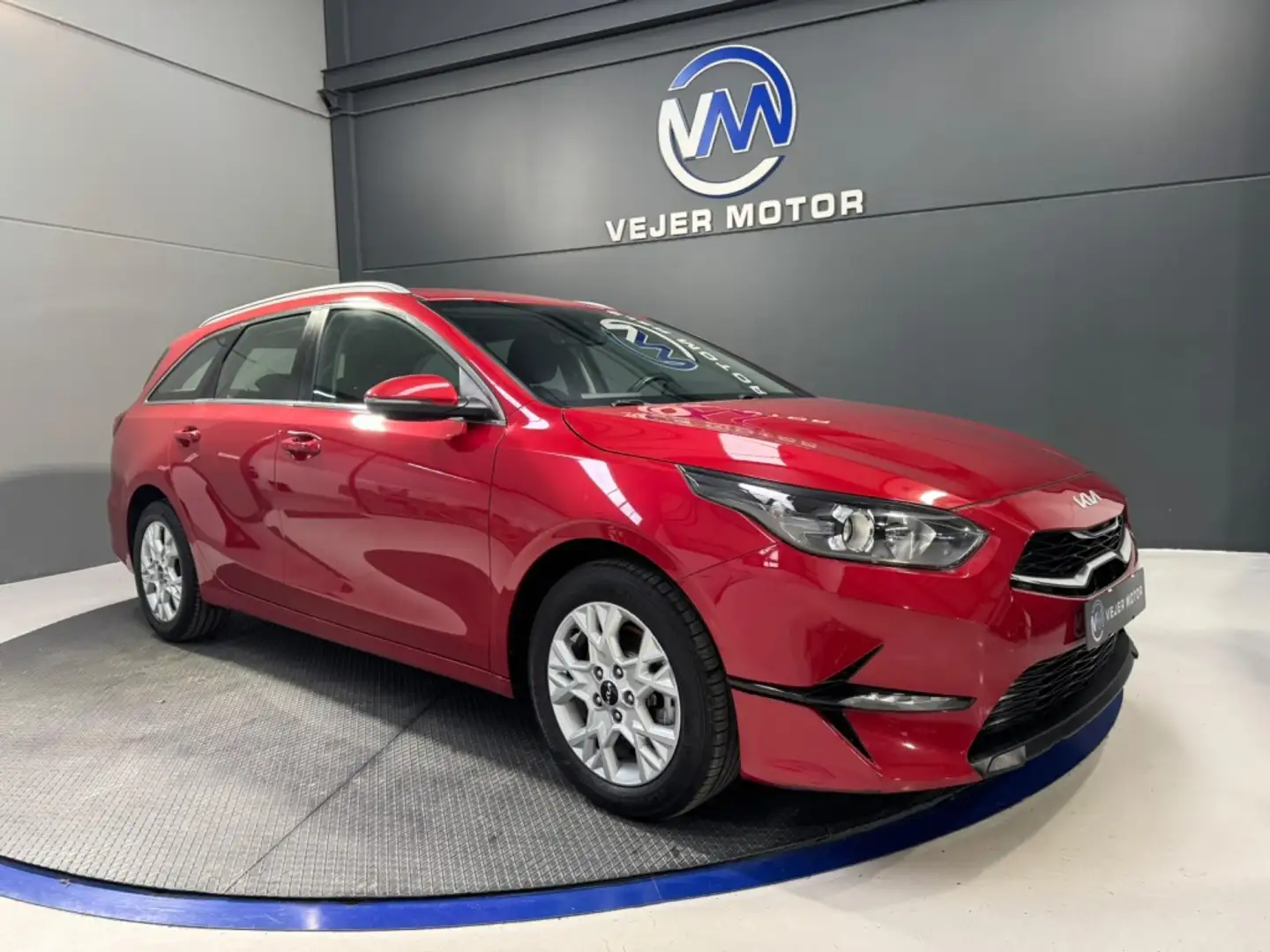 Kia Ceed / cee'd Tourer 1.6 MHEV iMT Eco-Dynamics Tech DCT 136 Rojo - 1